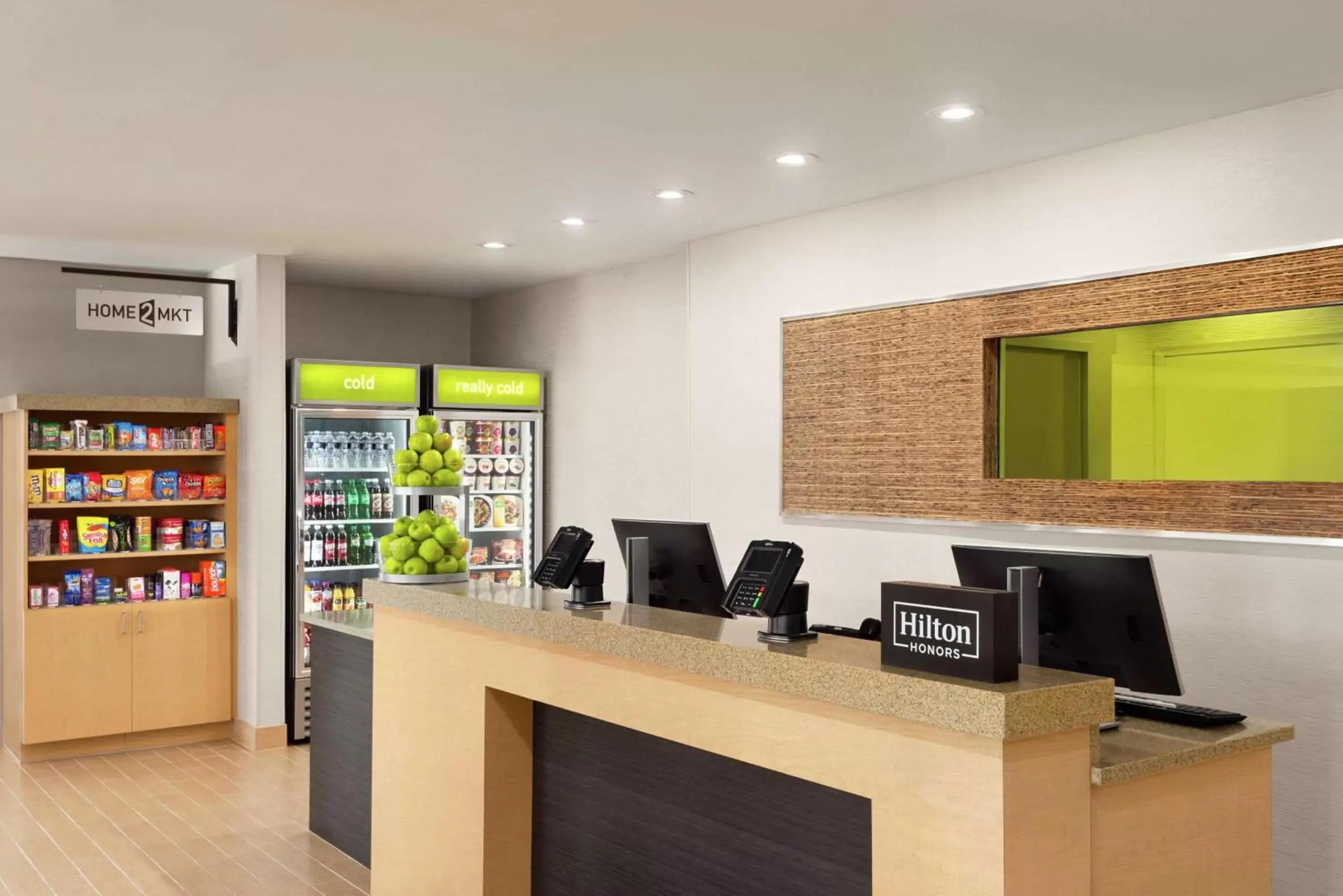 Dining area in Home2 Suites by Hilton Woodbridge Potomac Mills