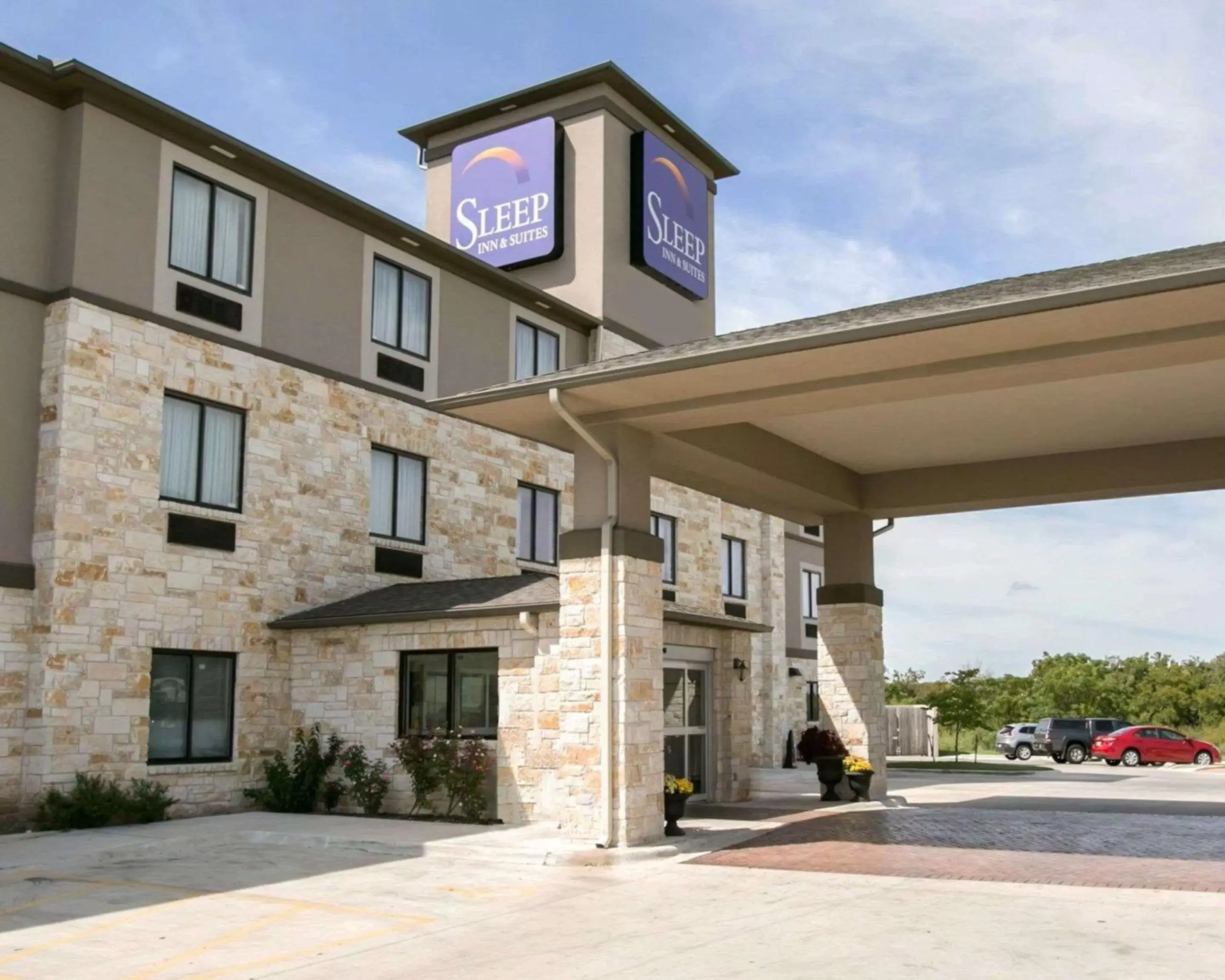 Property building in Sleep Inn & Suites Austin