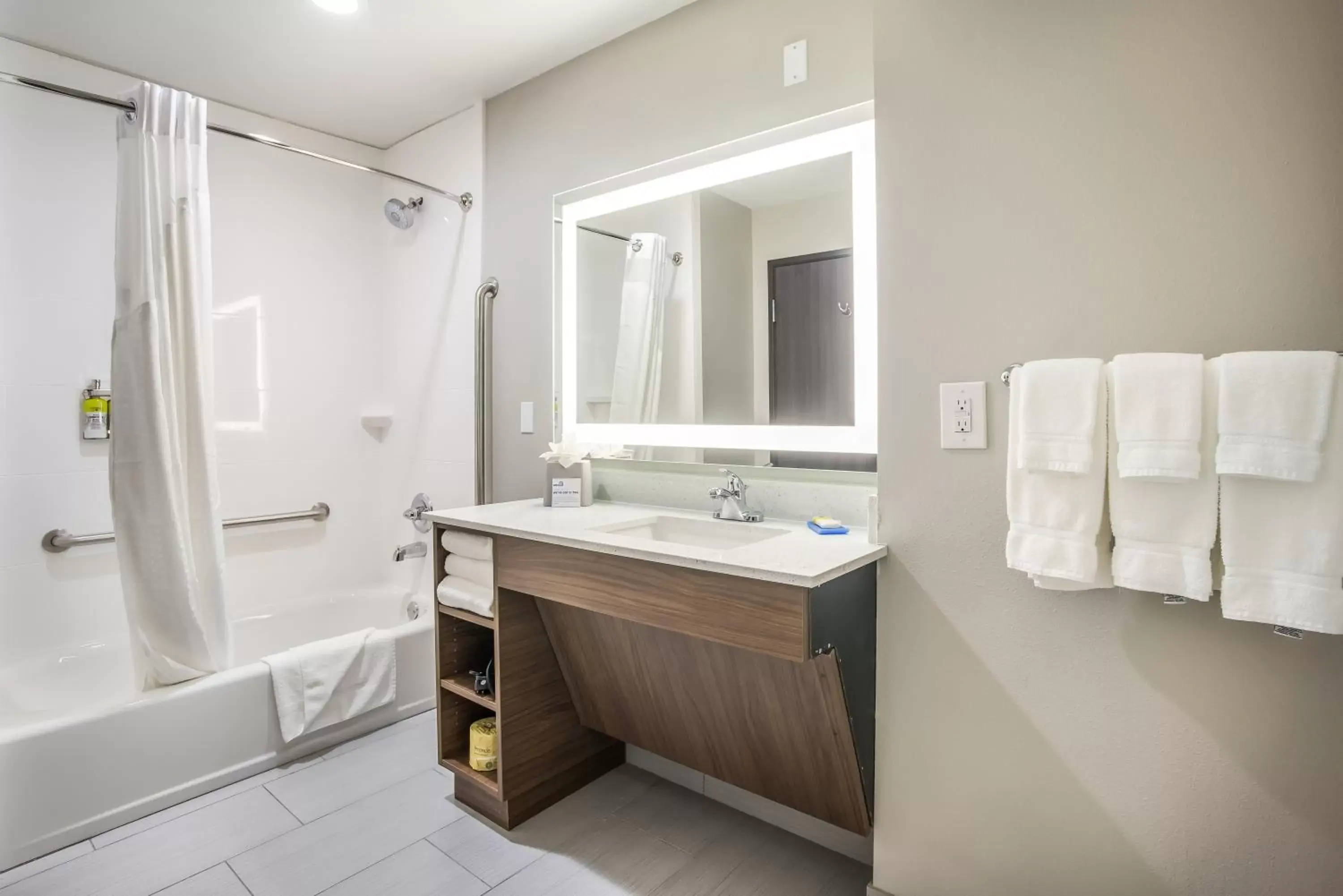 Photo of the whole room, Bathroom in Holiday Inn Express & Suites Tulsa East - Catoosa, an IHG Hotel