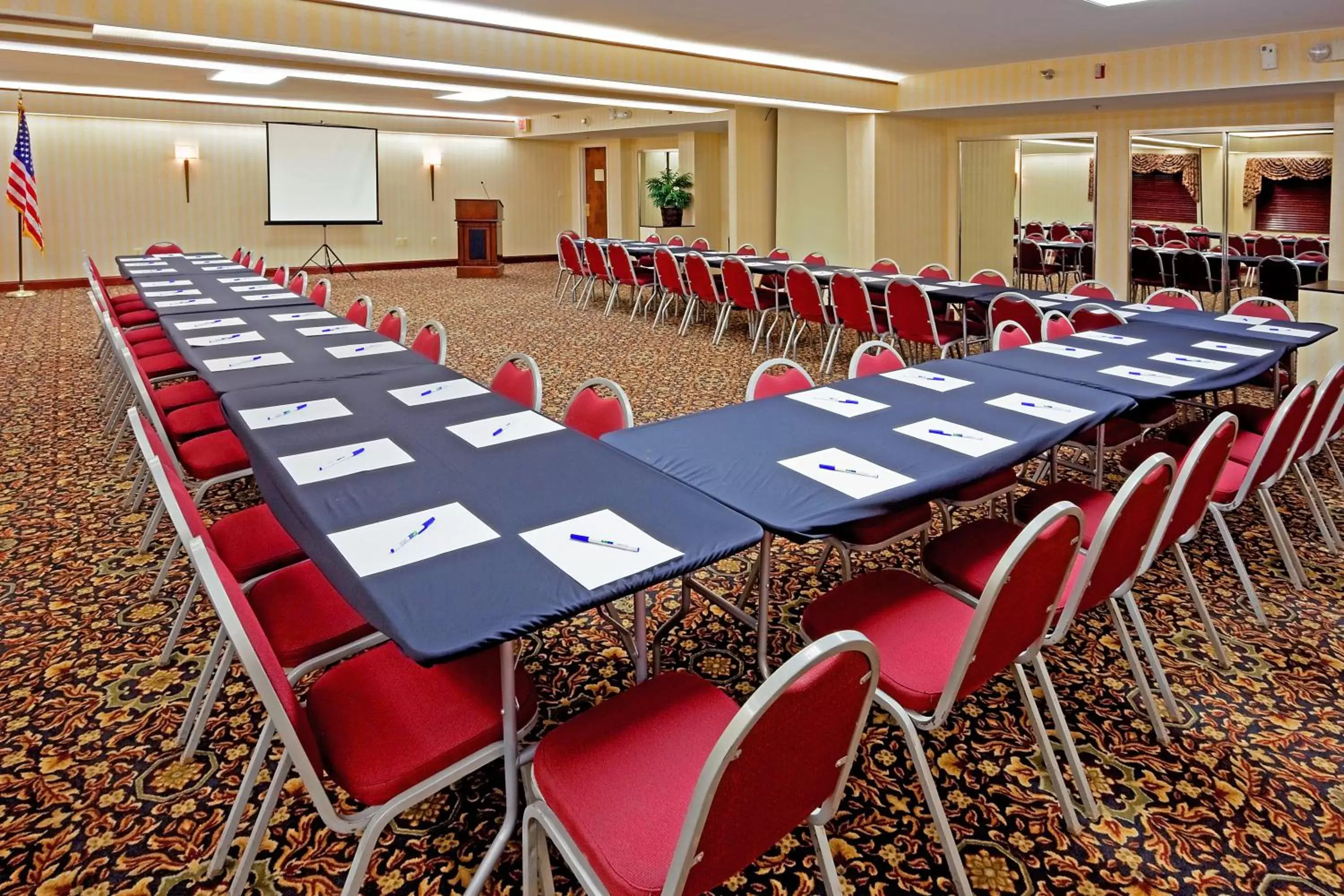 Meeting/conference room in Holiday Inn Express Stony Brook-Long Island, an IHG Hotel