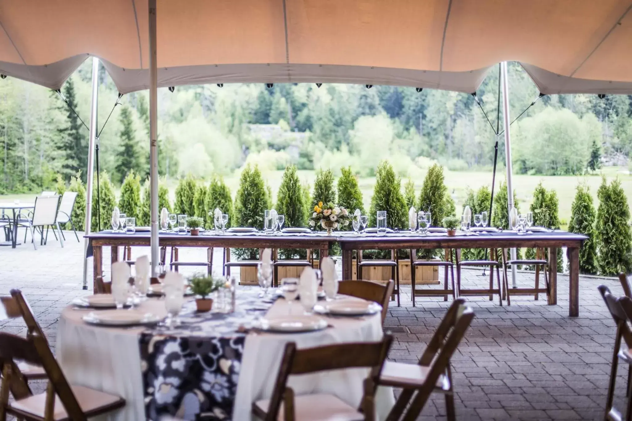 Restaurant/Places to Eat in Executive Suites Hotel and Resort, Squamish