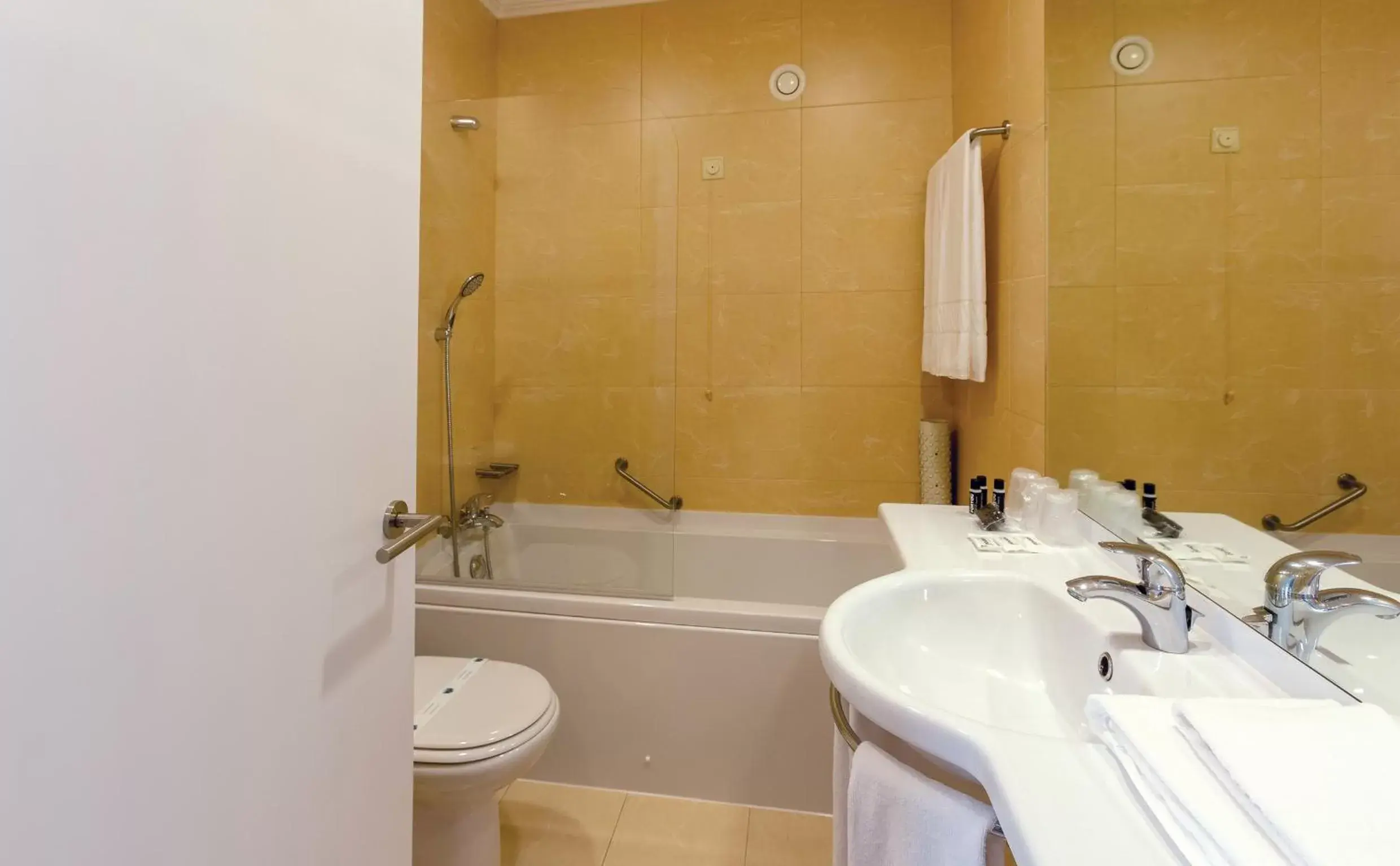 Bathroom in Hotel Afonso V