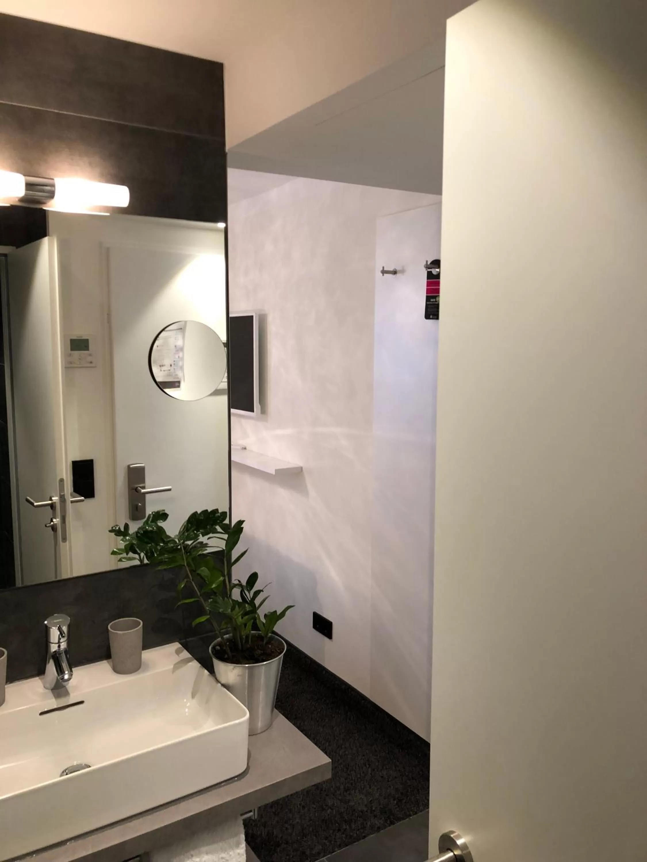 Bathroom in Hotel Mirabell by Maier Privathotels