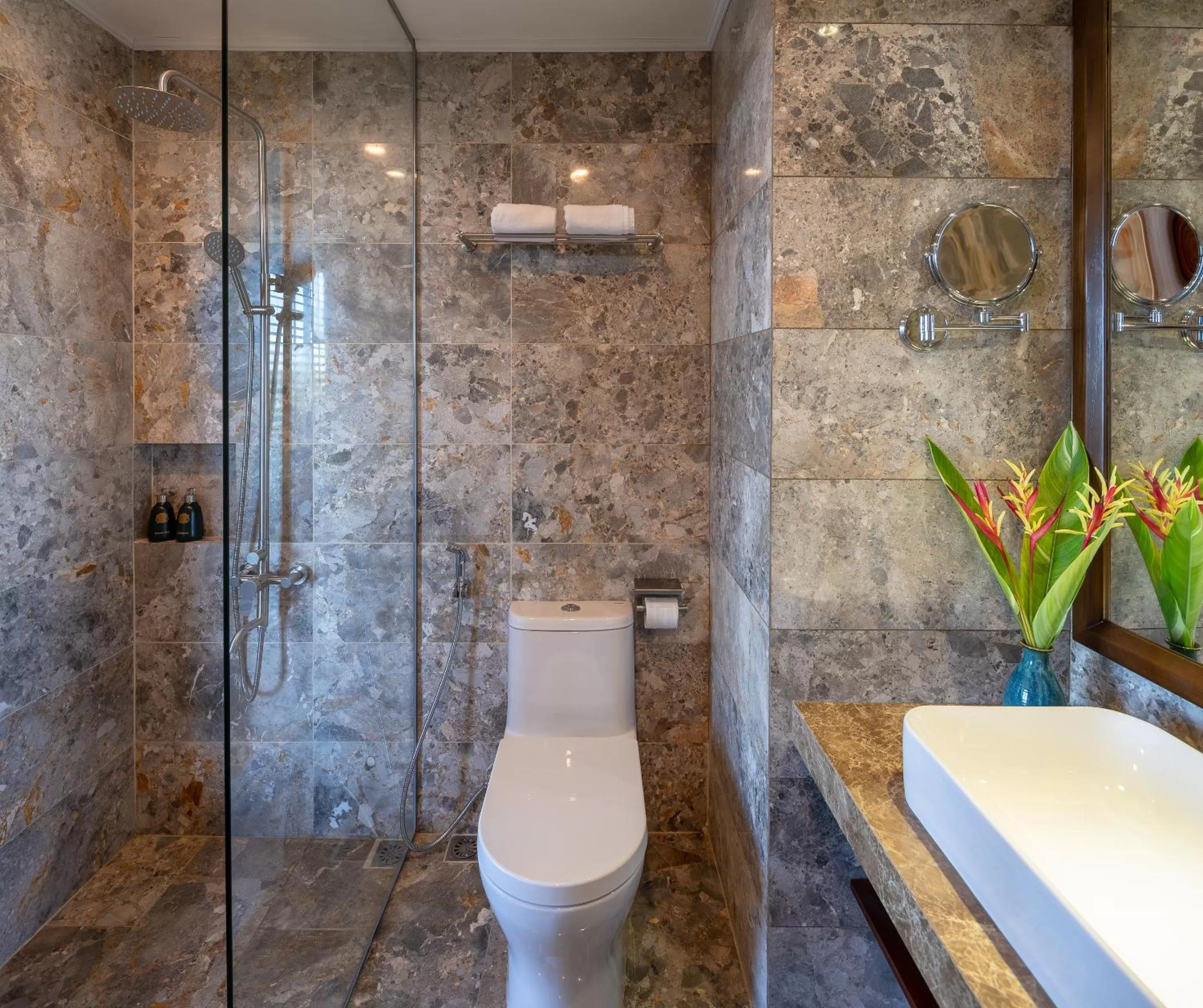 Bathroom in Nghê Prana Hotel and Spa Hoi An