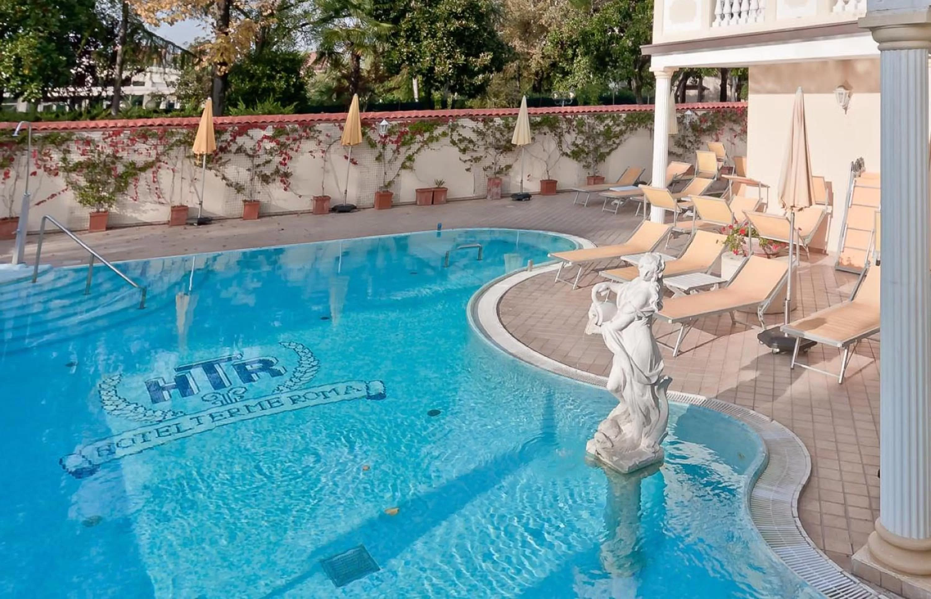 Swimming pool in Hotel Terme Roma