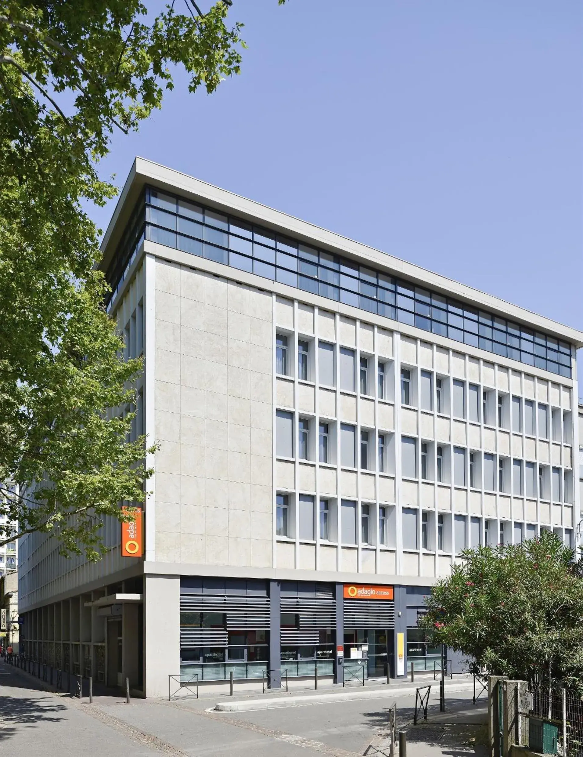 Facade/entrance, Property Building in Aparthotel Adagio Access Toulouse St Cyprien