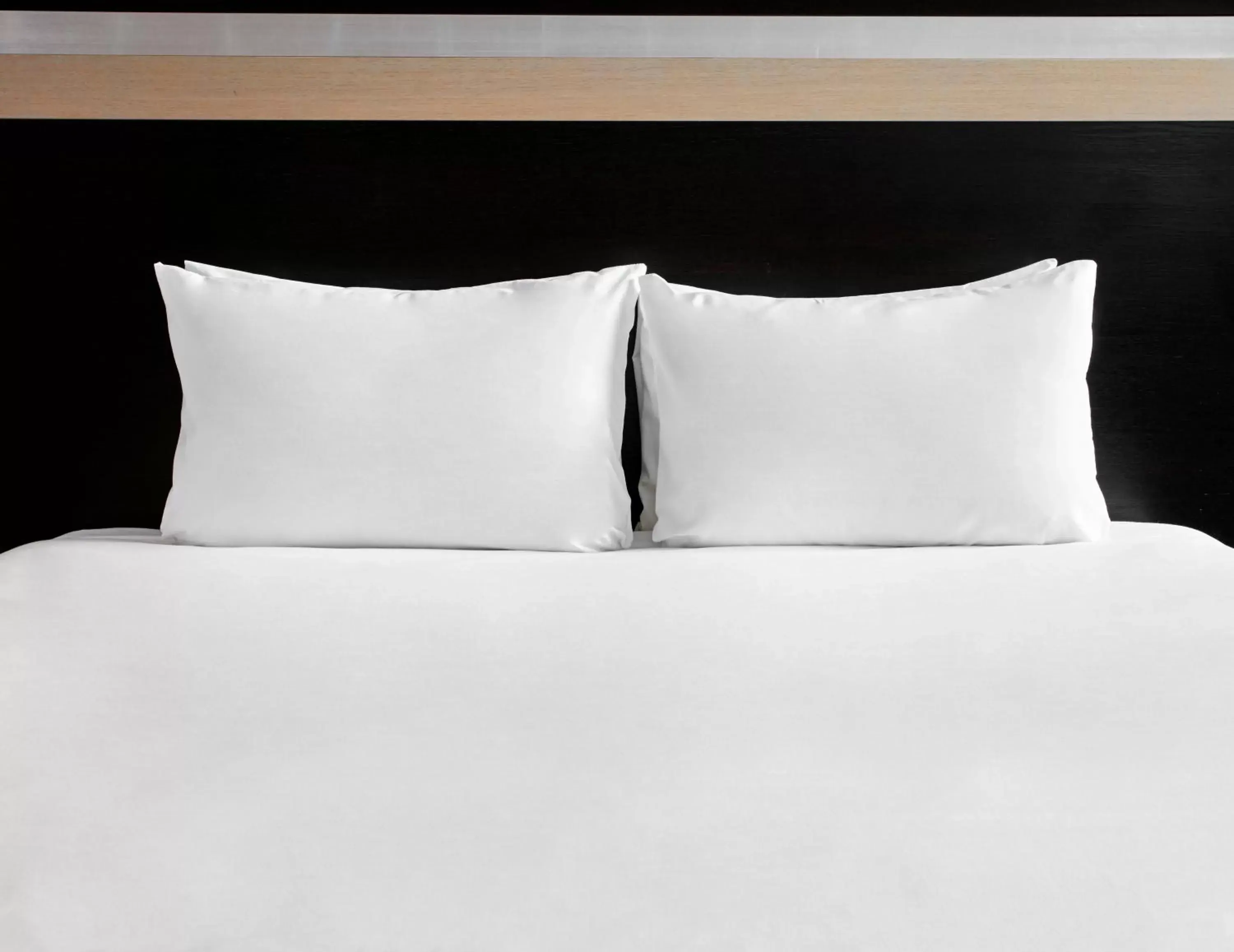 Bed in Holiday Inn Bristol City Centre, an IHG Hotel