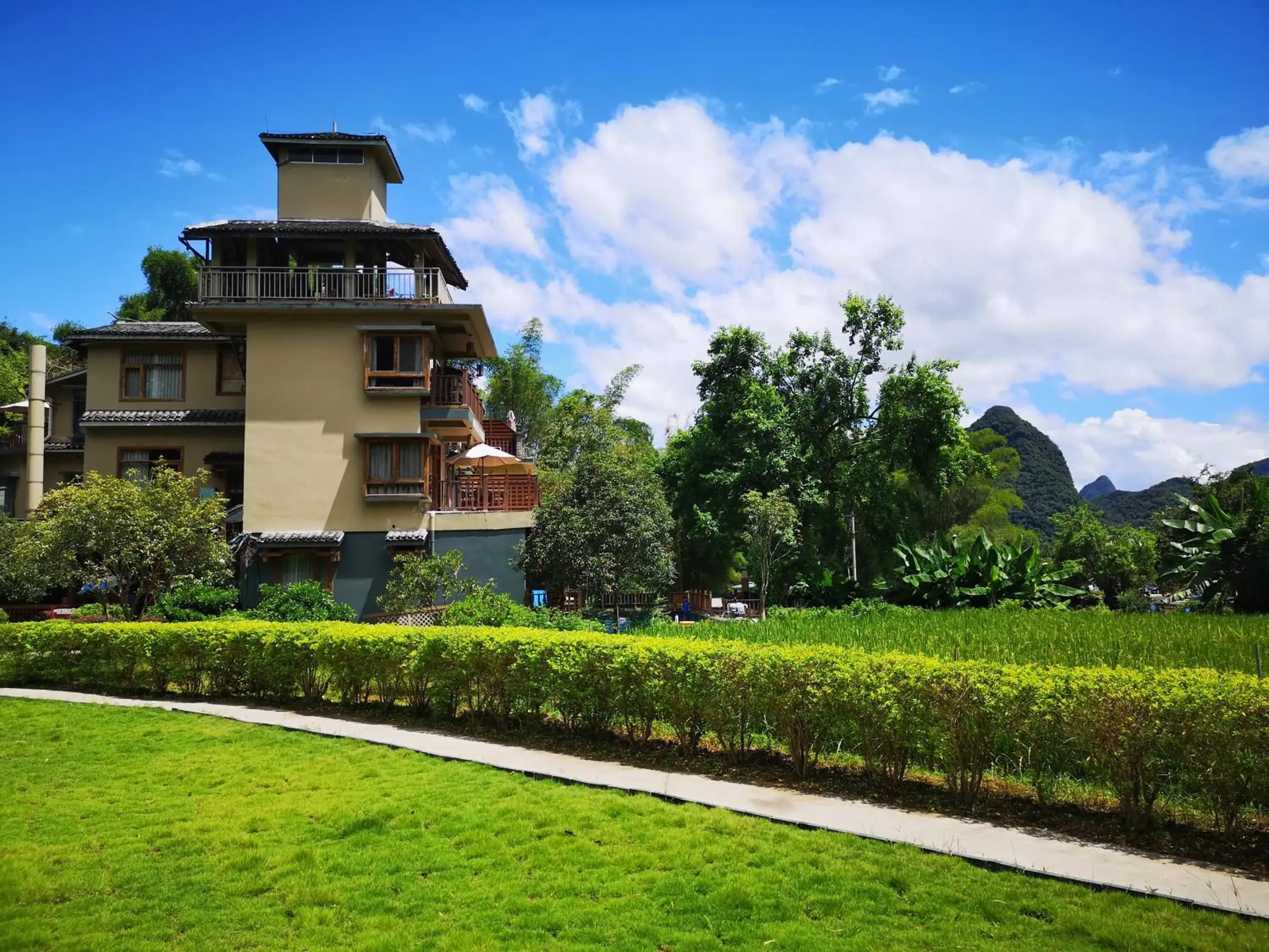 Yangshuo Moondance Hotel