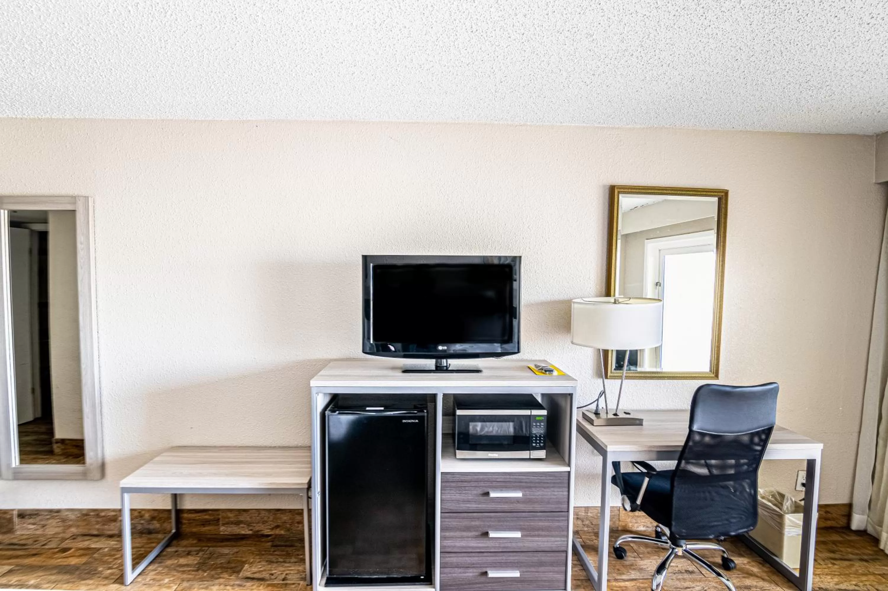 TV and multimedia in Emerald Beach Hotel Corpus Christi