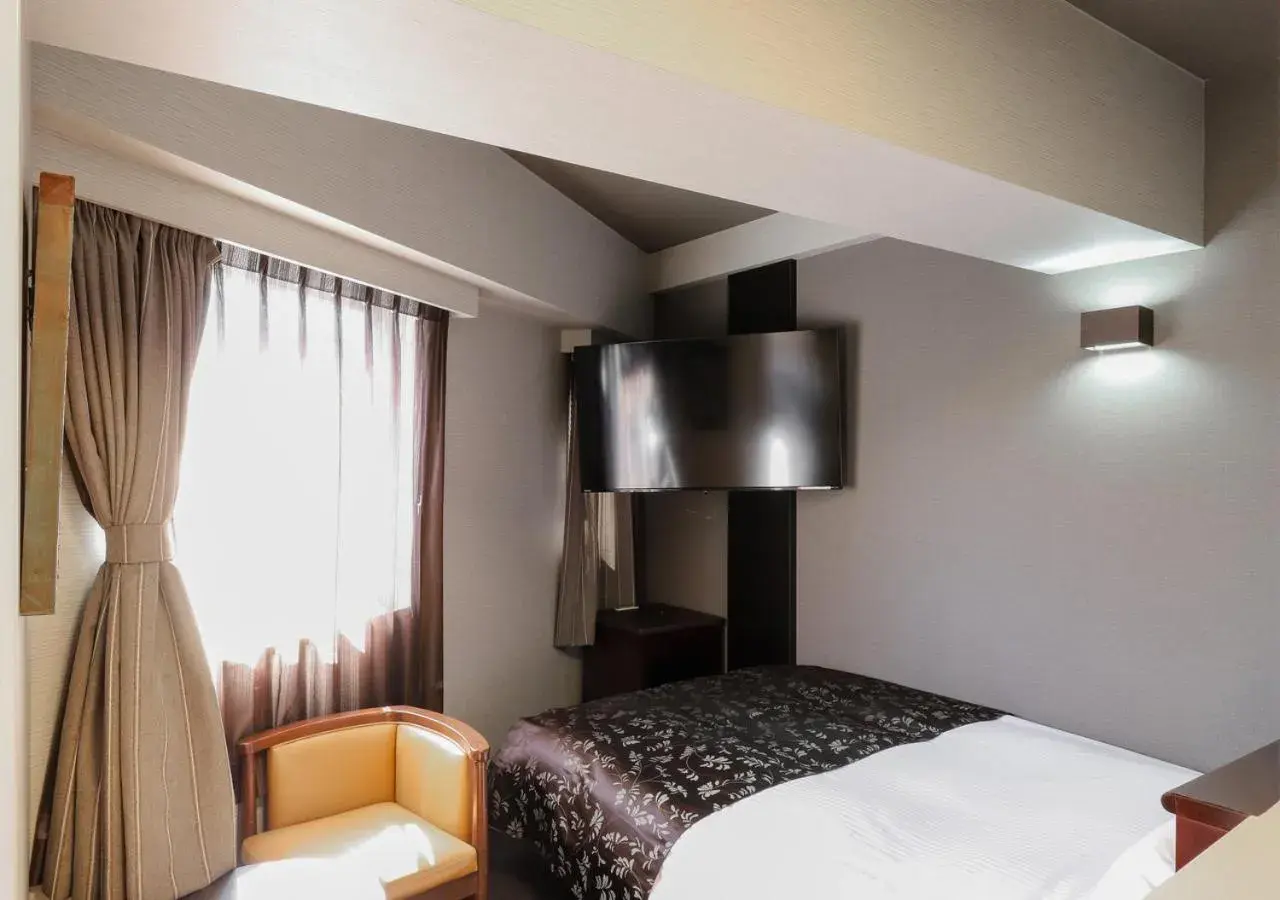 Photo of the whole room, TV/Entertainment Center in APA Hotel Chibachuo Ekimae