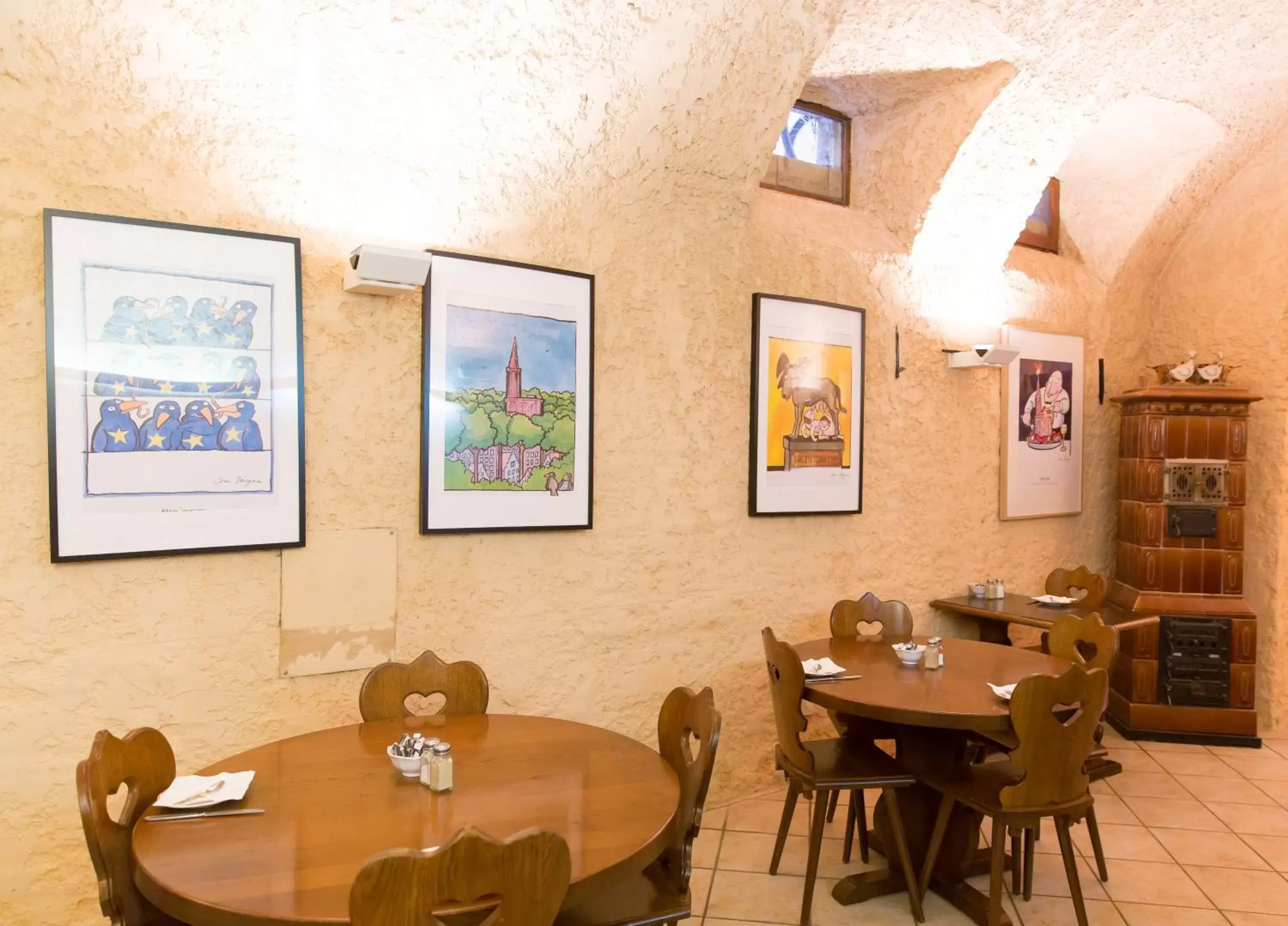 Restaurant/Places to Eat in Hôtel Couvent du Franciscain Centre ville