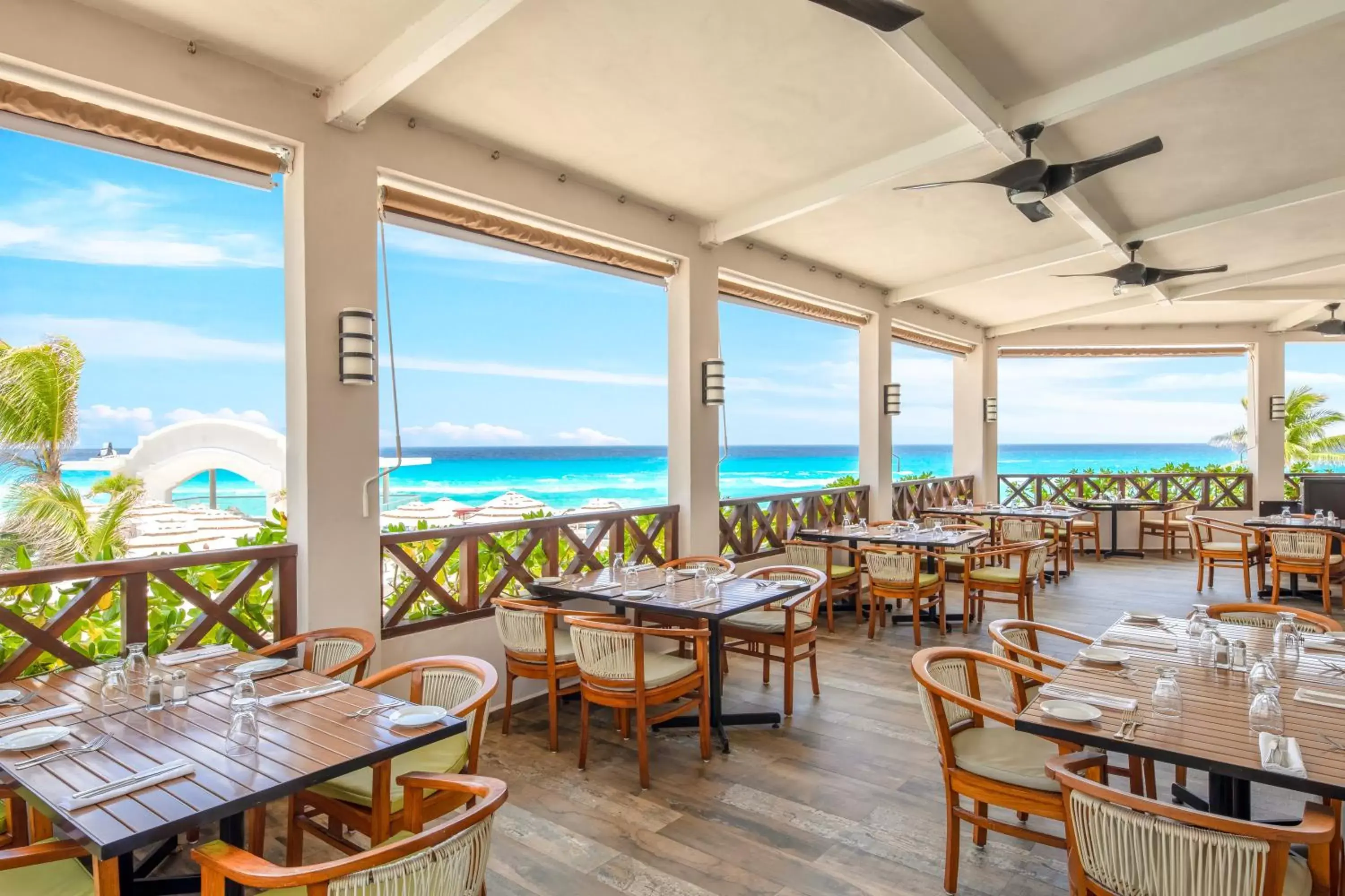 Restaurant/Places to Eat in Wyndham Alltra Cancun All Inclusive Resort