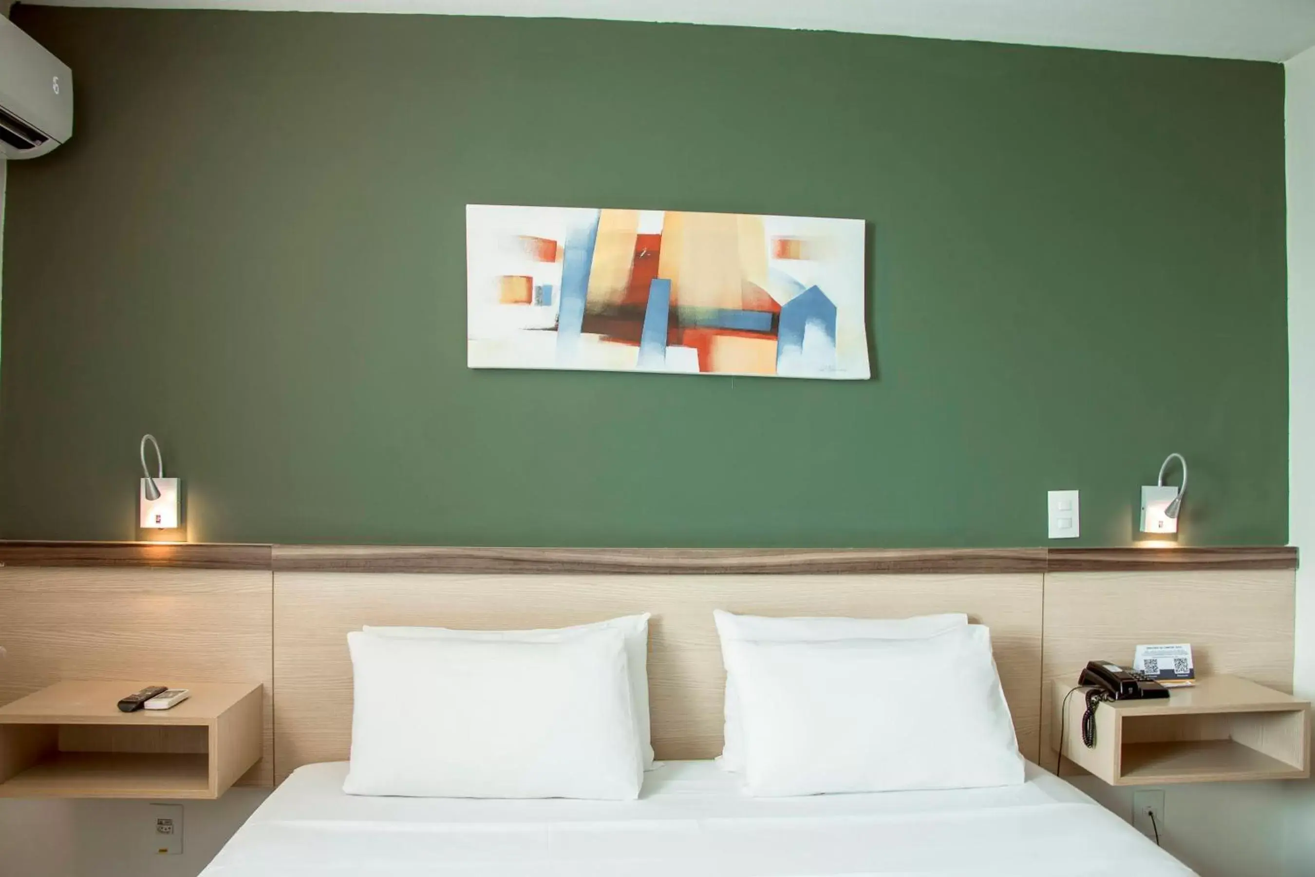 Bedroom, Bed in Comfort Hotel Campos dos Goytacazes