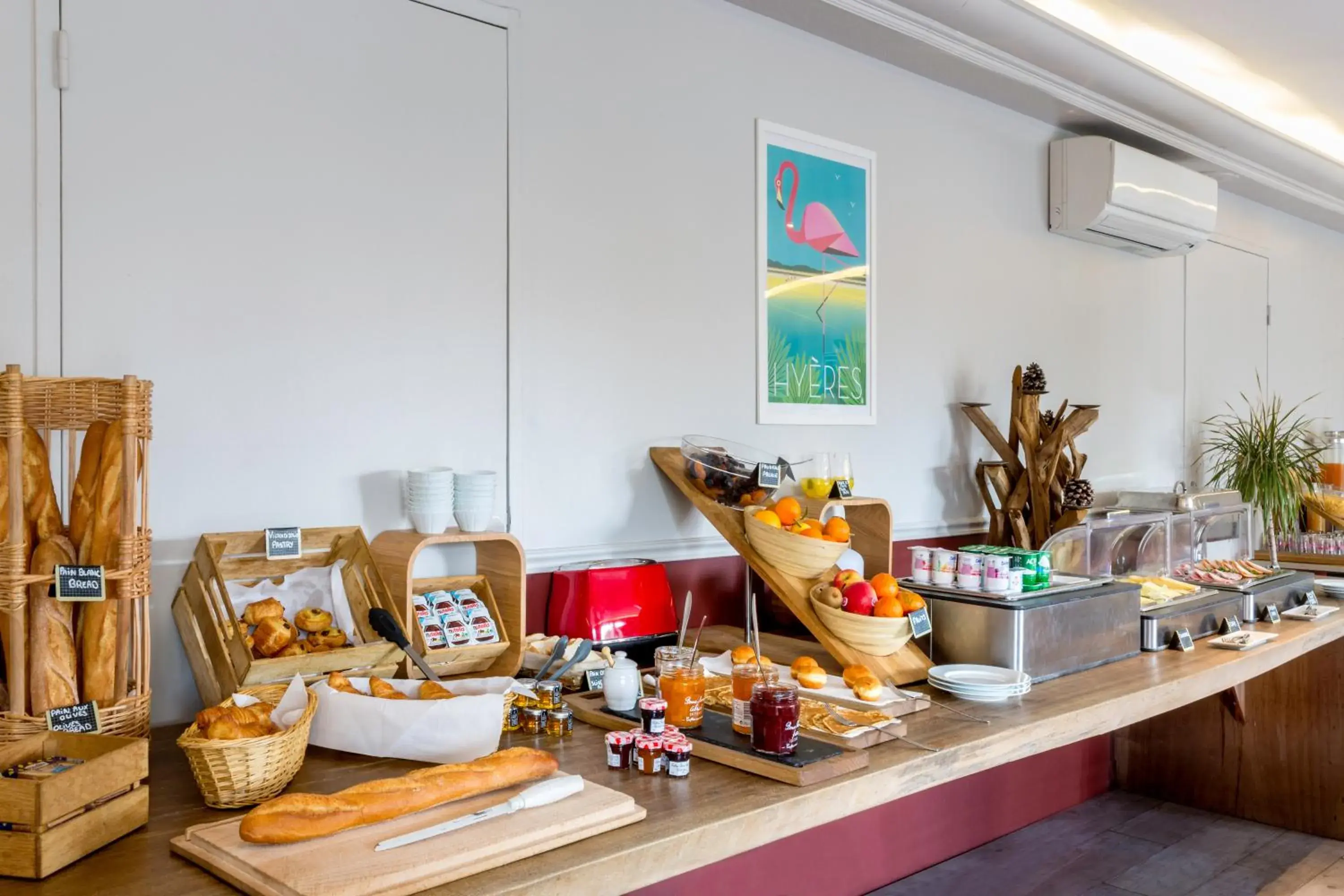 Food and drinks in Best Western Plus Hyeres Cote D'Azur