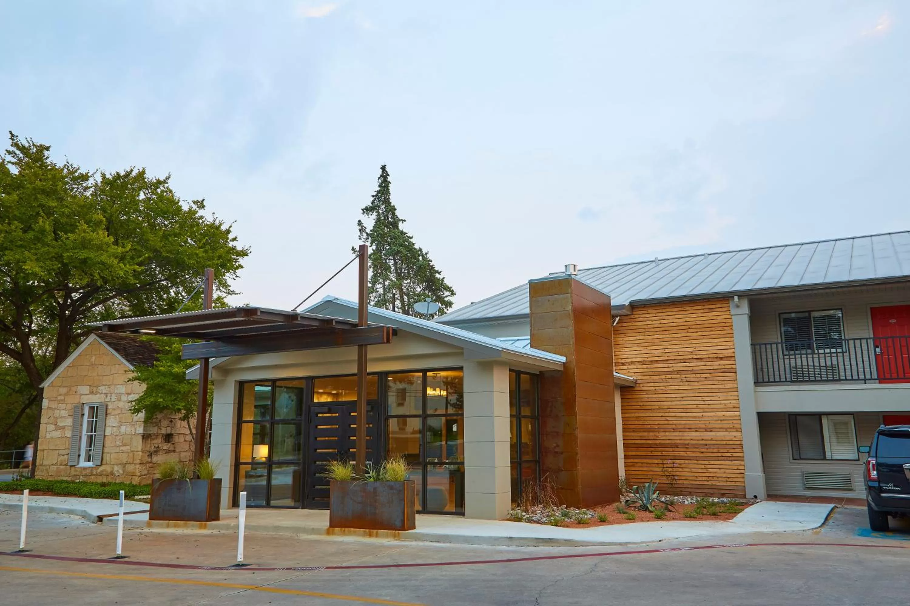 Facade/entrance in Fredericksburg Inn and Suites