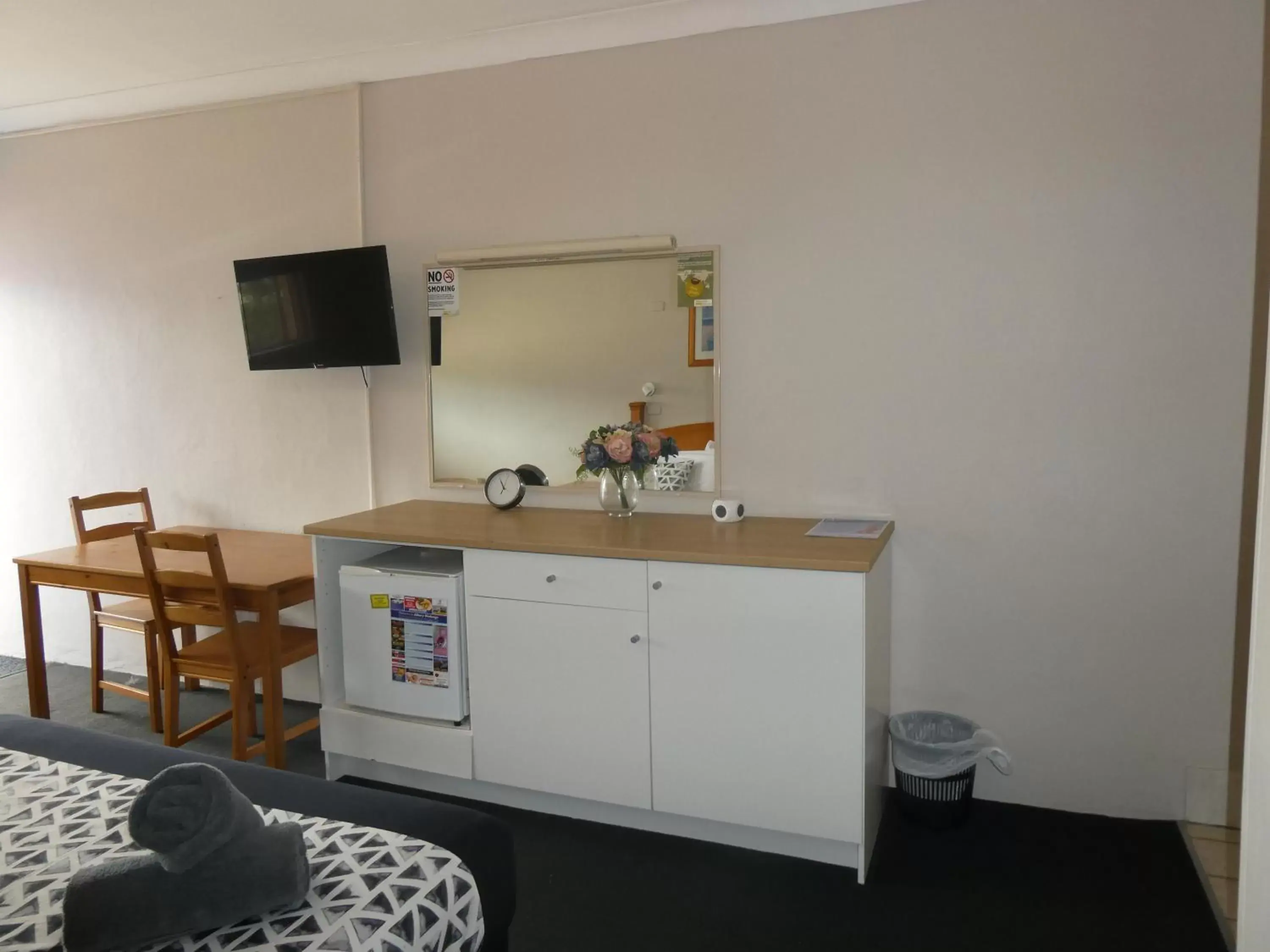 Kitchen/Kitchenette in Motel Wellington Wodonga