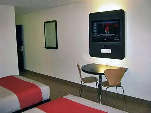 TV and multimedia in Motel 6-South Haven, KS