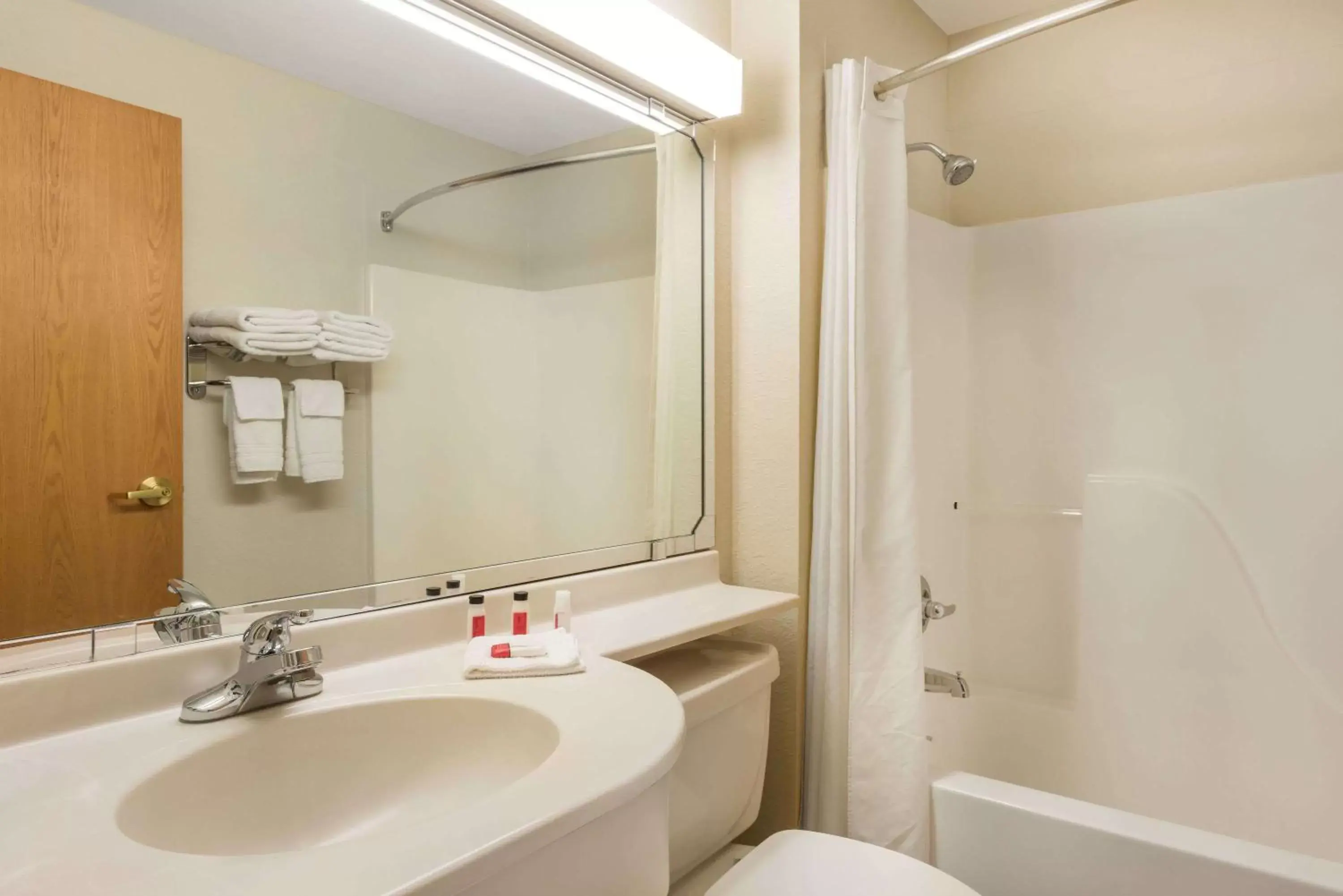 Bathroom in Microtel Inn & Suites by Wyndham Sainte Genevieve