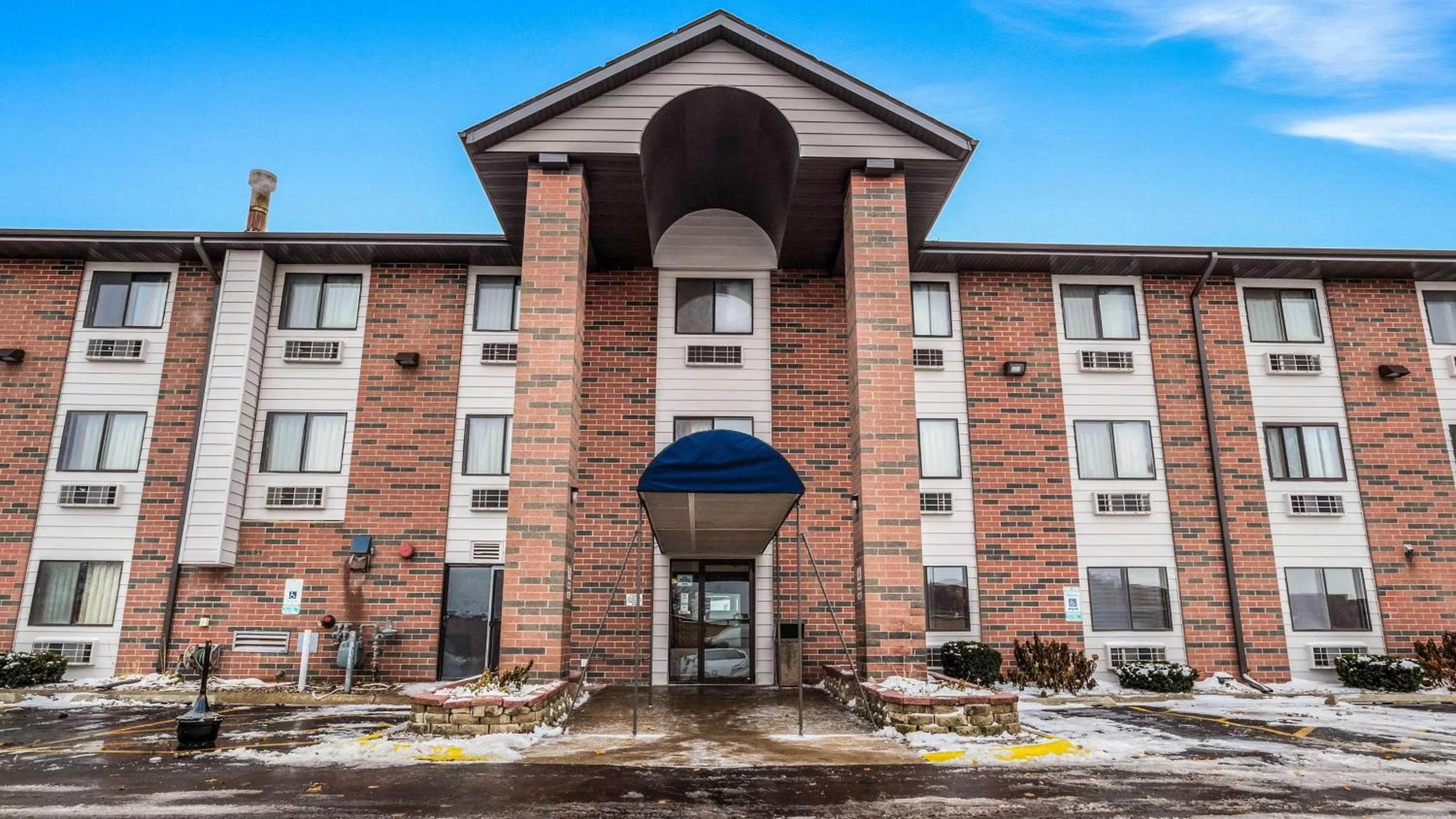 Property building in Motel 6-Elk Grove Village, IL