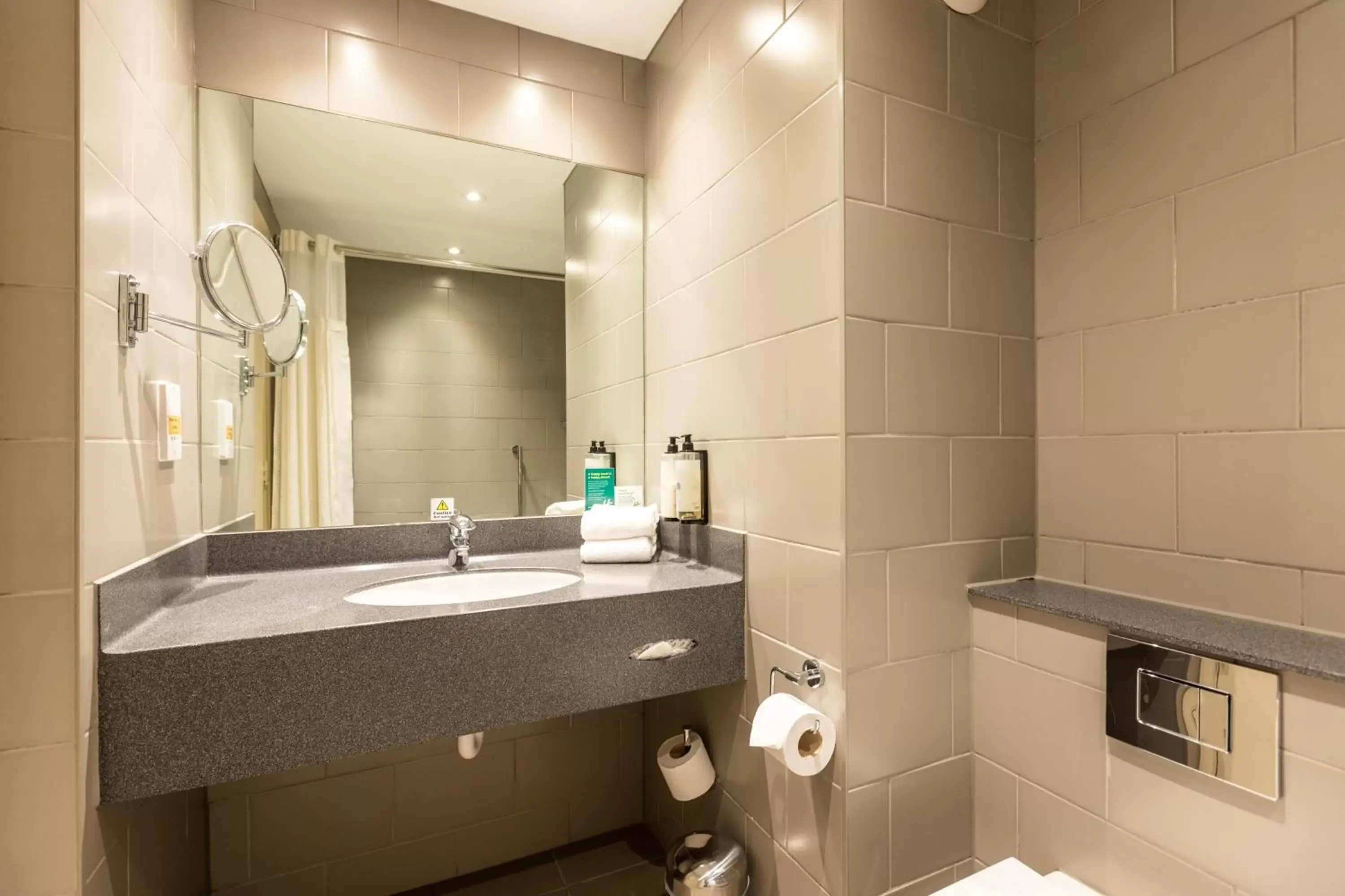 Bathroom in Holiday Inn London Sutton, an IHG Hotel