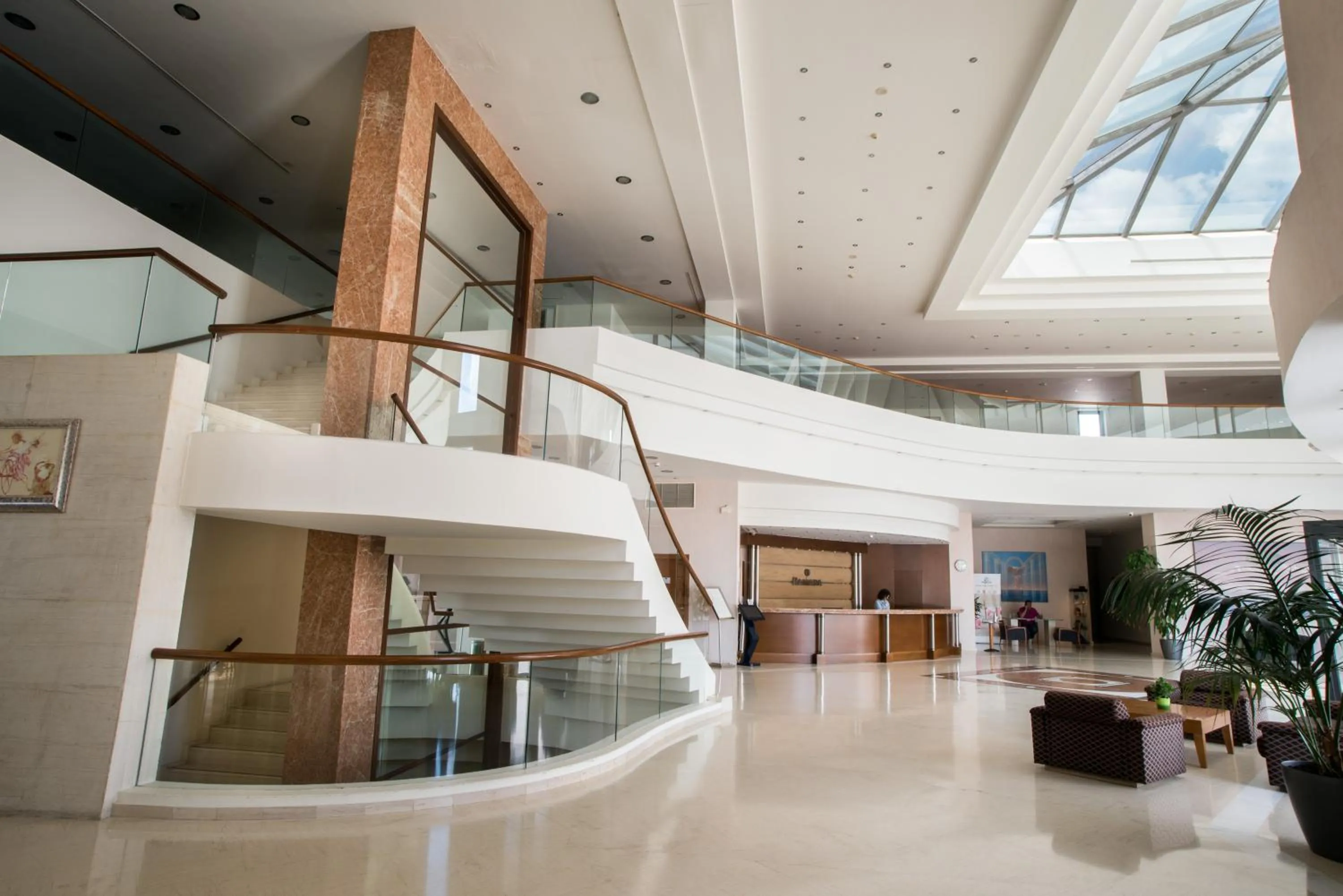 Facade/entrance in Ramada Plaza by Wyndham Thraki