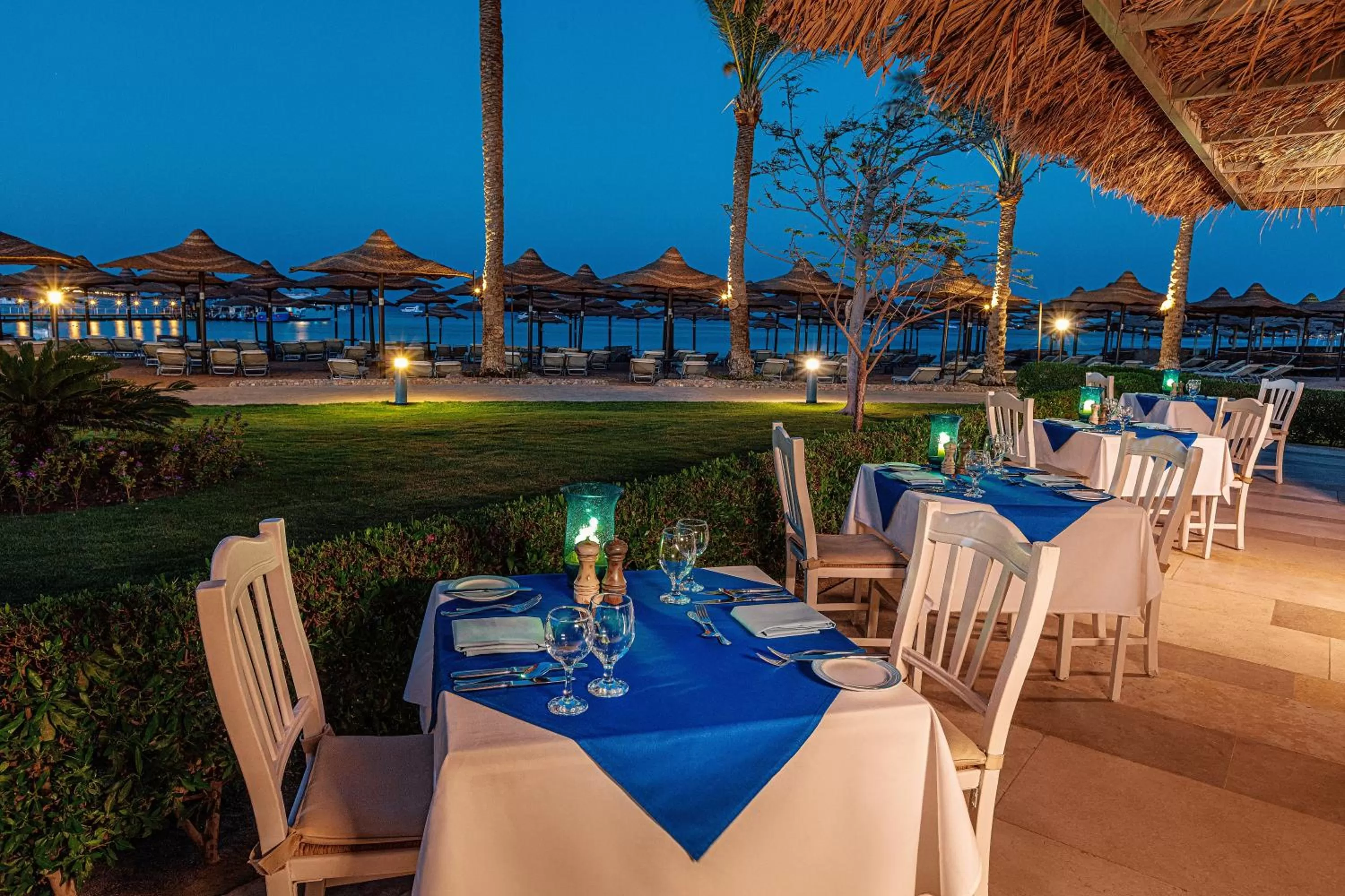 Restaurant/places to eat in JAZ Neo Saraya Palms