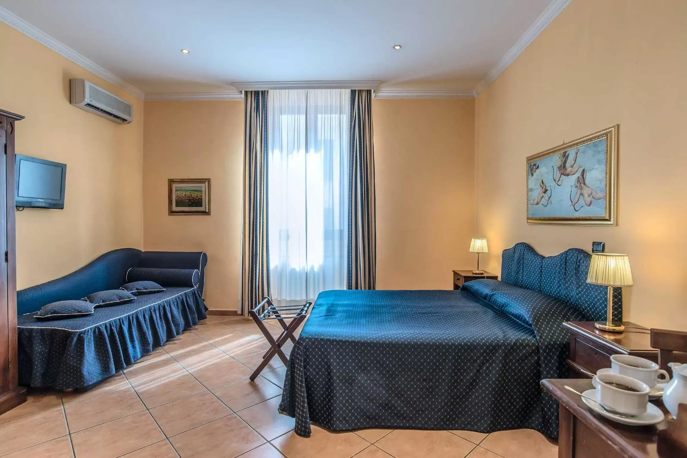 Photo of the whole room, Bed in Hotel Caracciolo