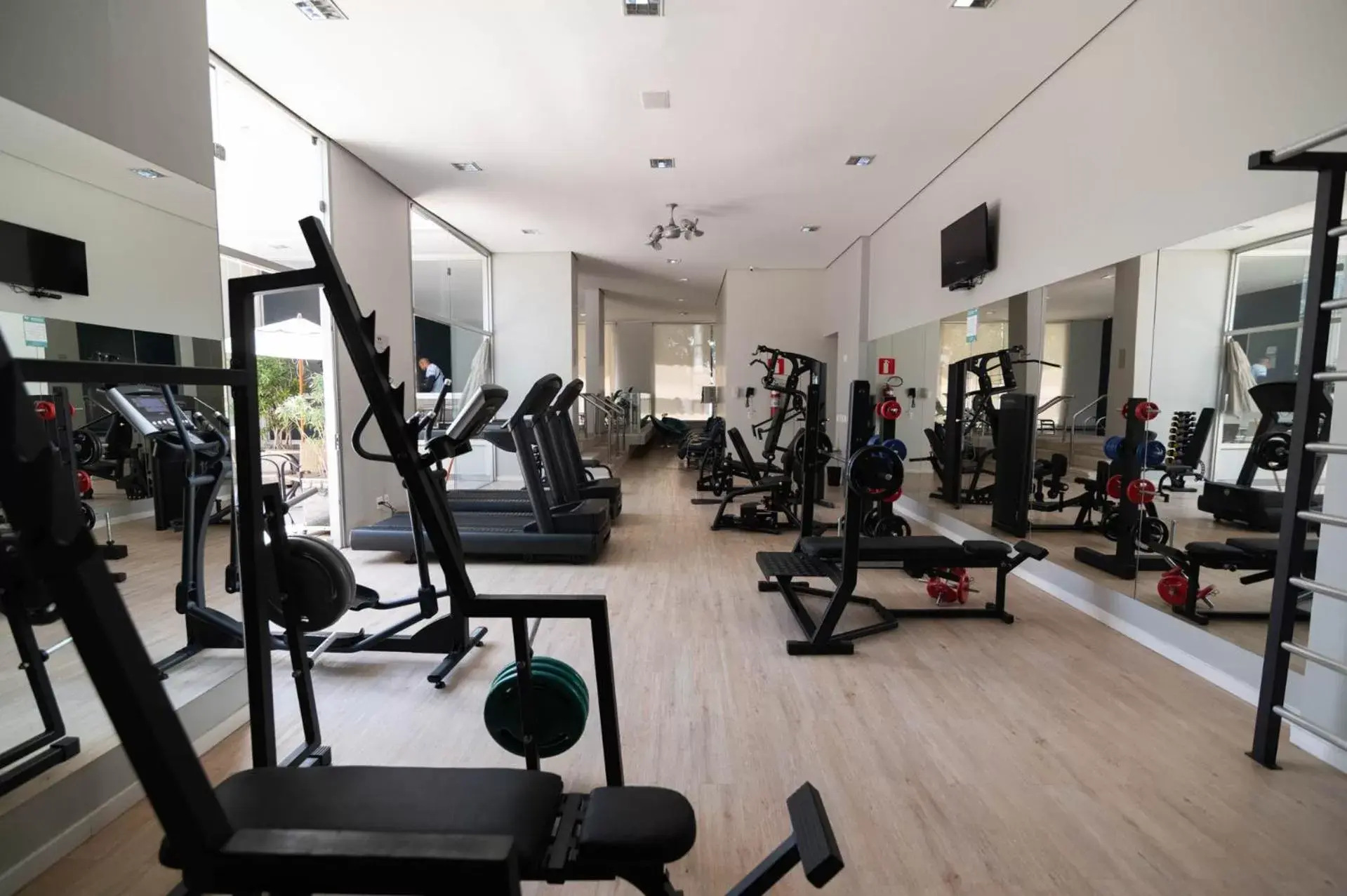 Fitness centre/facilities, Fitness Center/Facilities in H2 Platinum Lourdes