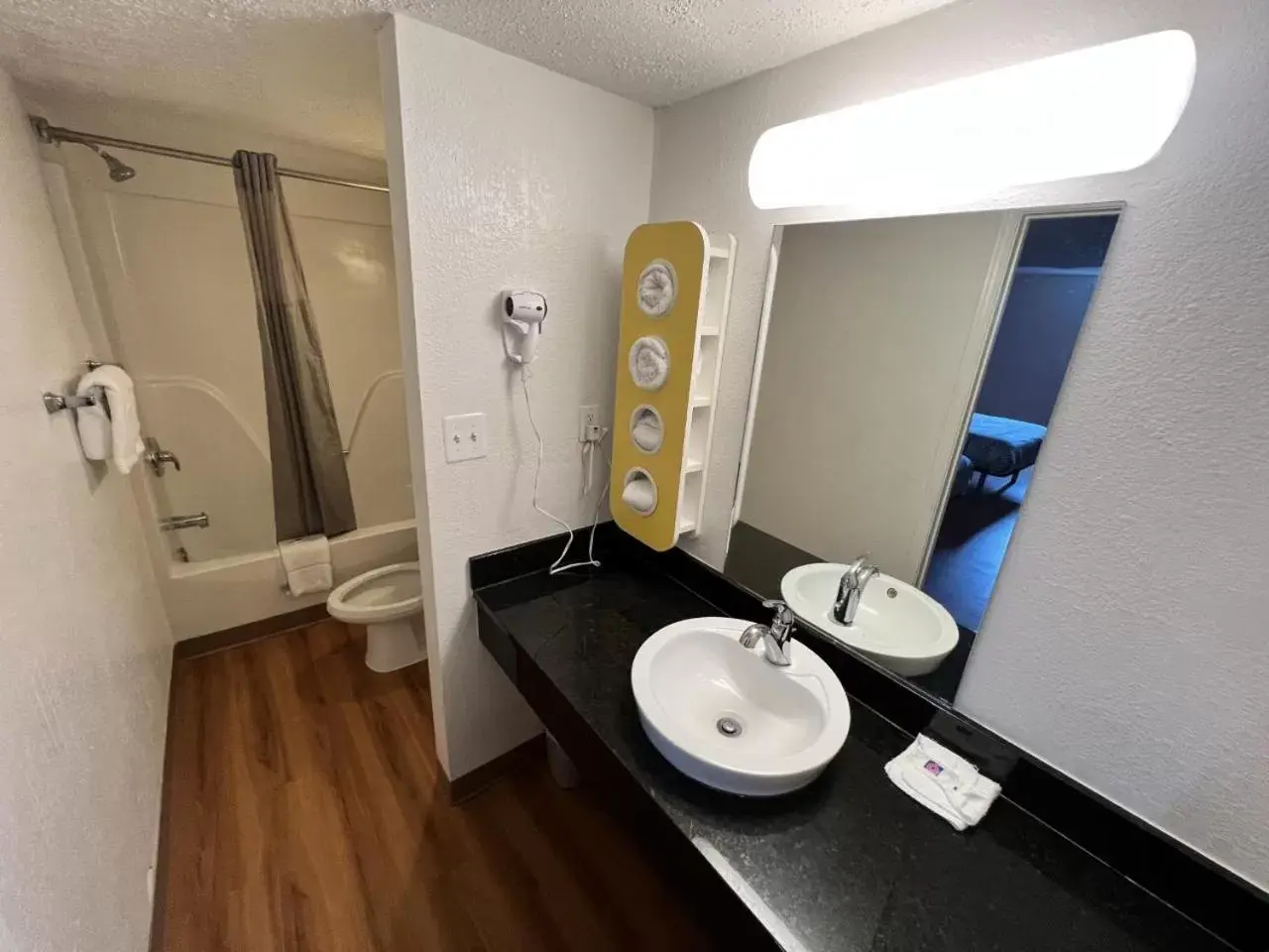 Bathroom in Motel 6-Council Bluffs, IA - Omaha East