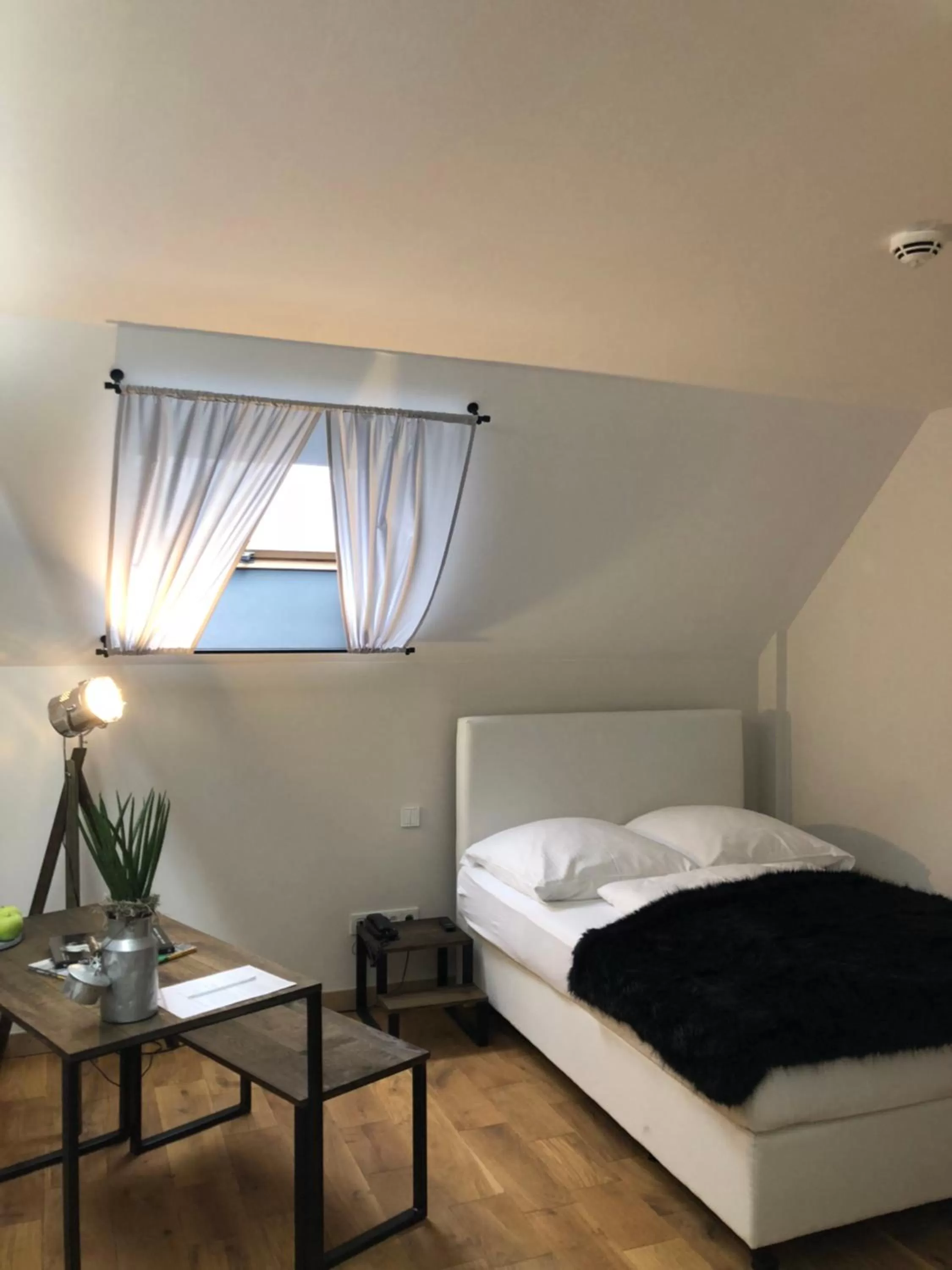 Photo of the whole room, Bed in Gut Hohenholz