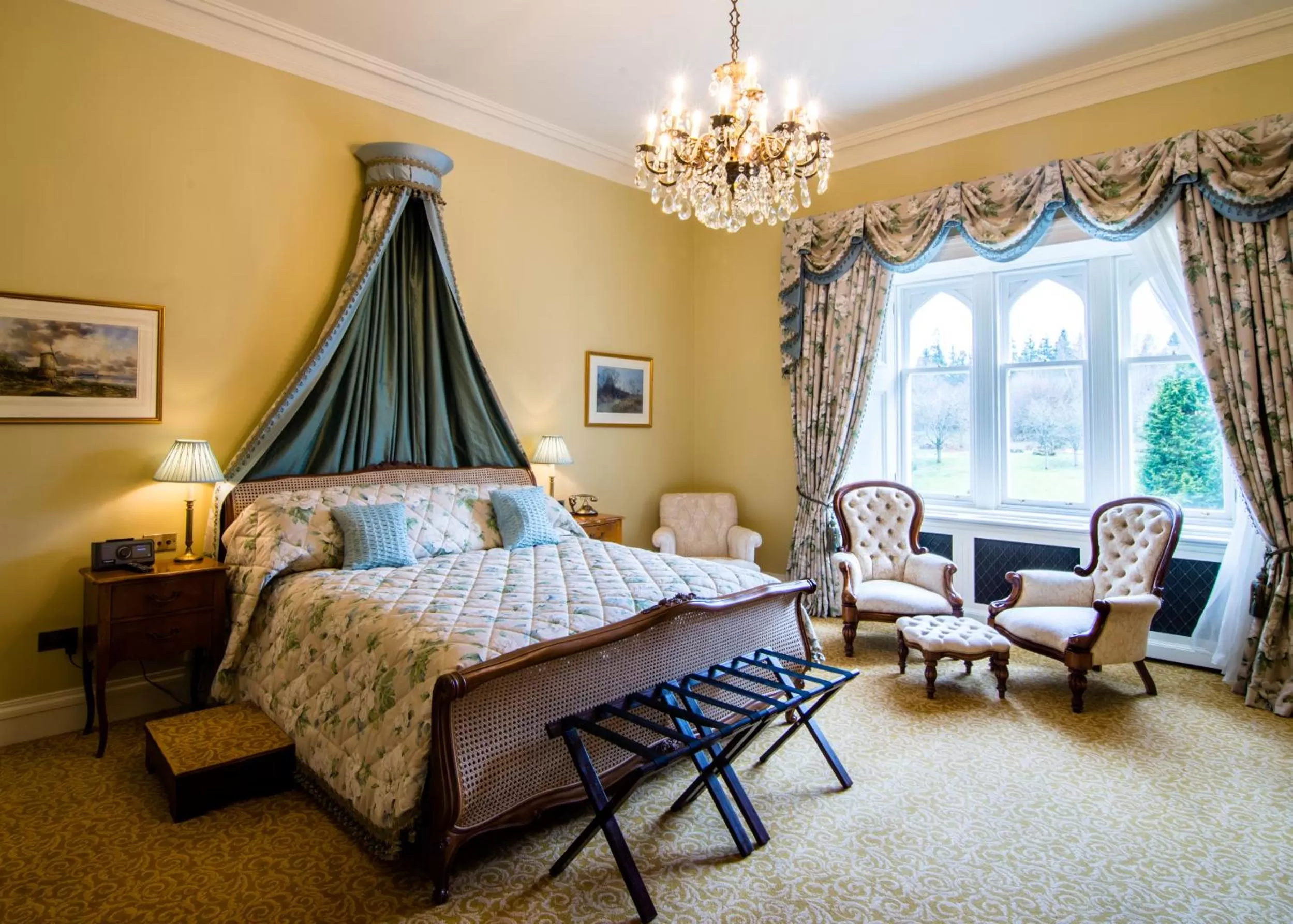 Photo of the whole room, Bed in Crossbasket Castle, Hotel & Restaurant