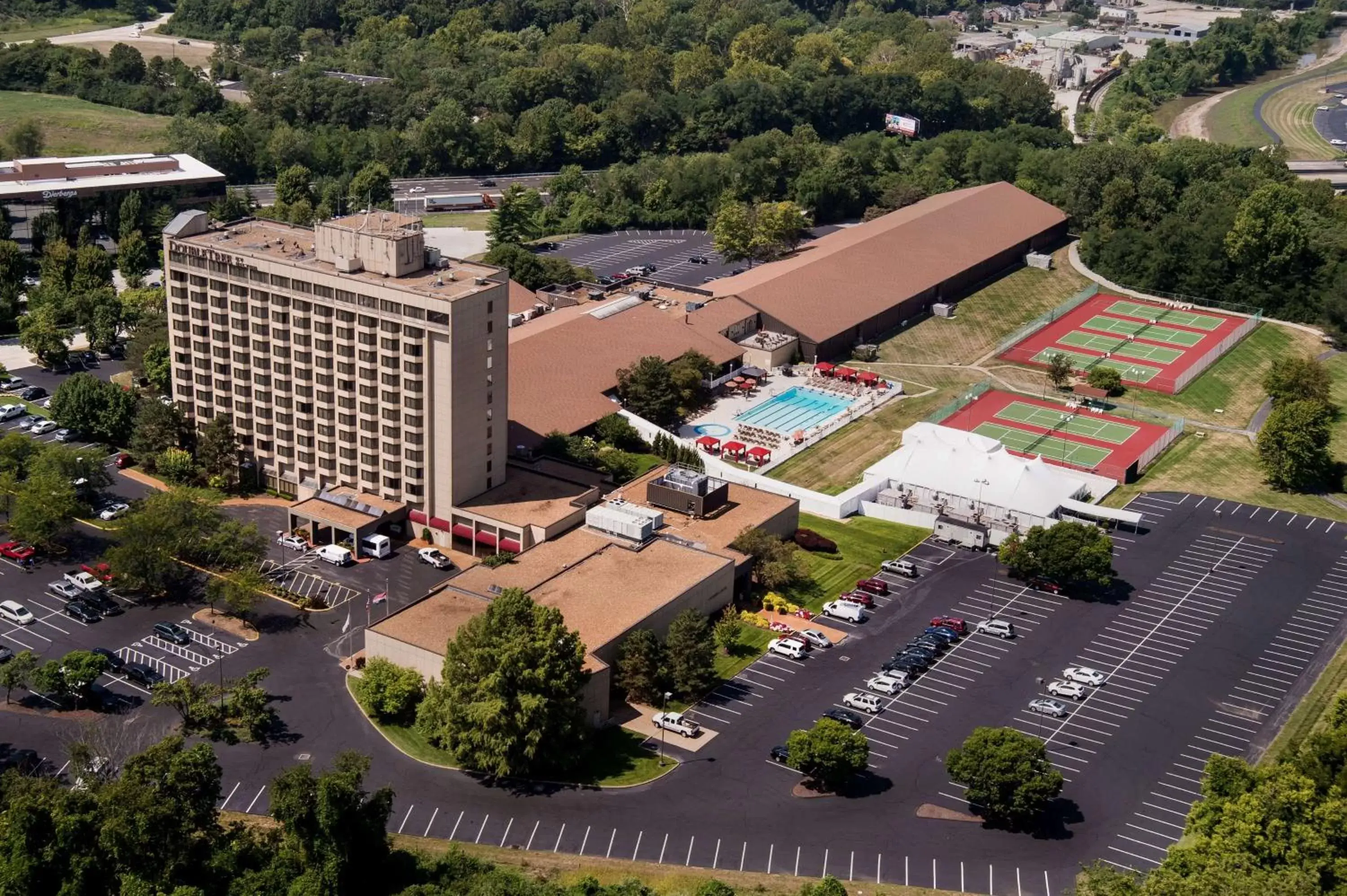 Property building, Bird's-eye View in DoubleTree by Hilton Hotel St. Louis - Chesterfield