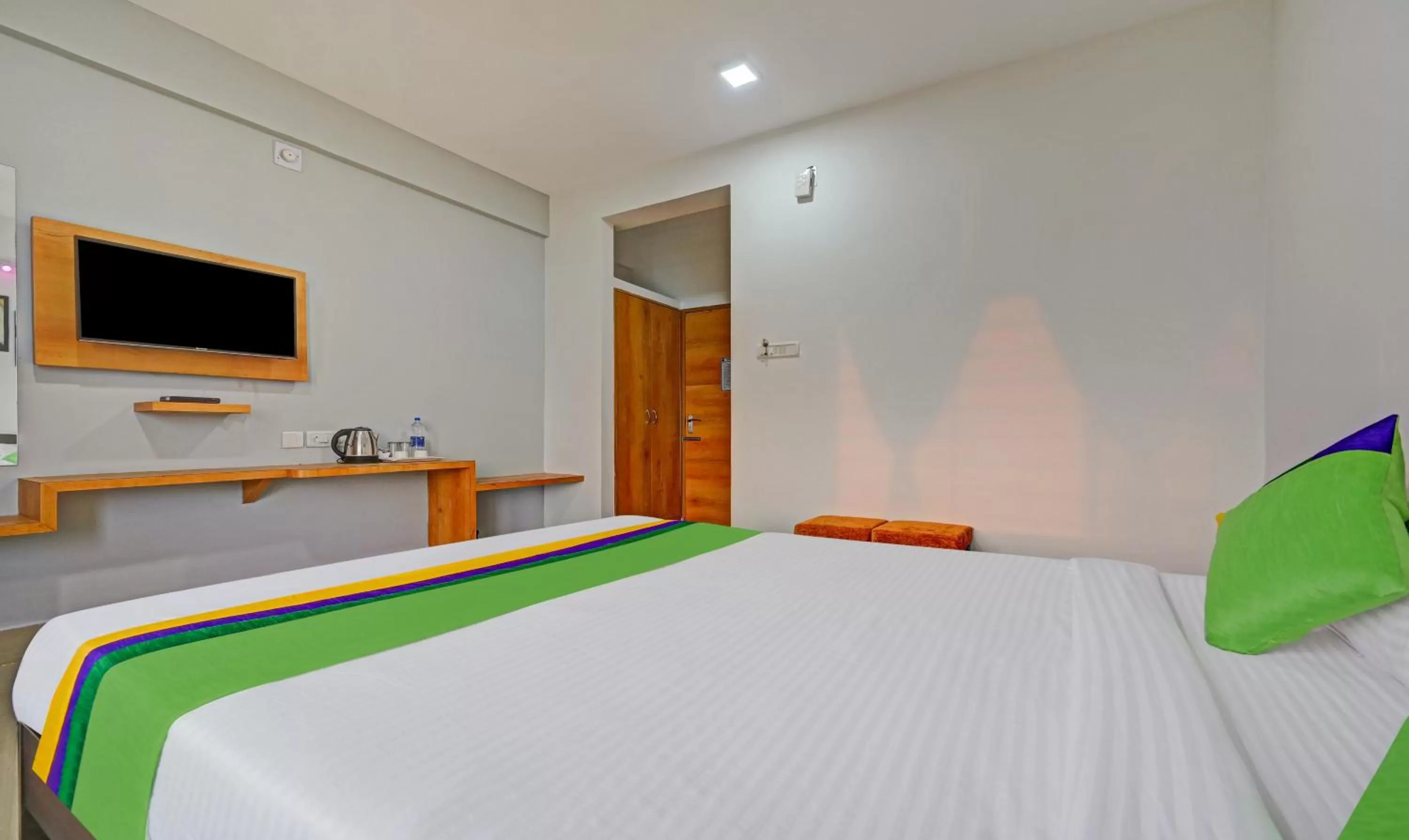 Bed in Treebo Sidhartha Inn Baliapanda