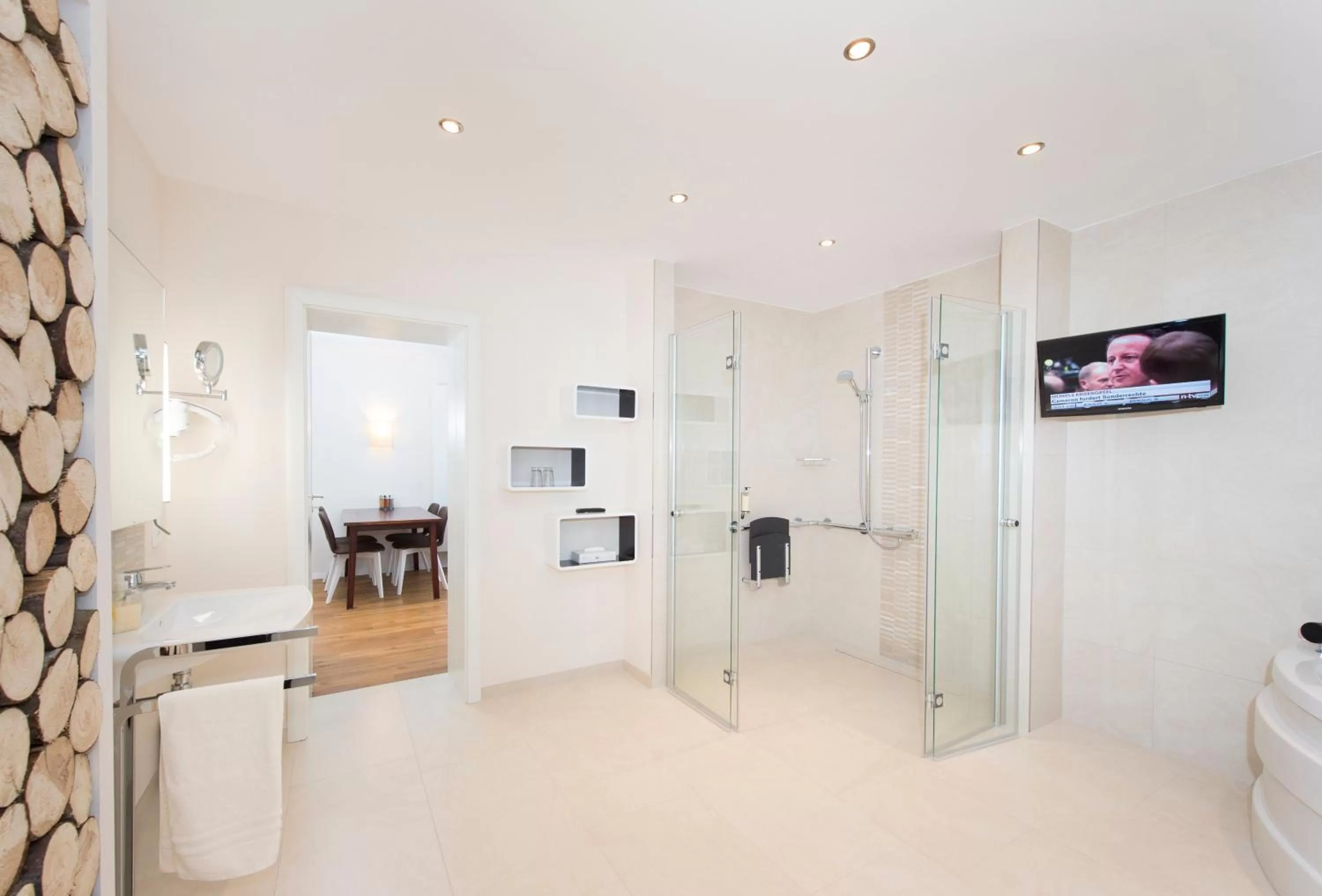 Shower in Hotel Storck