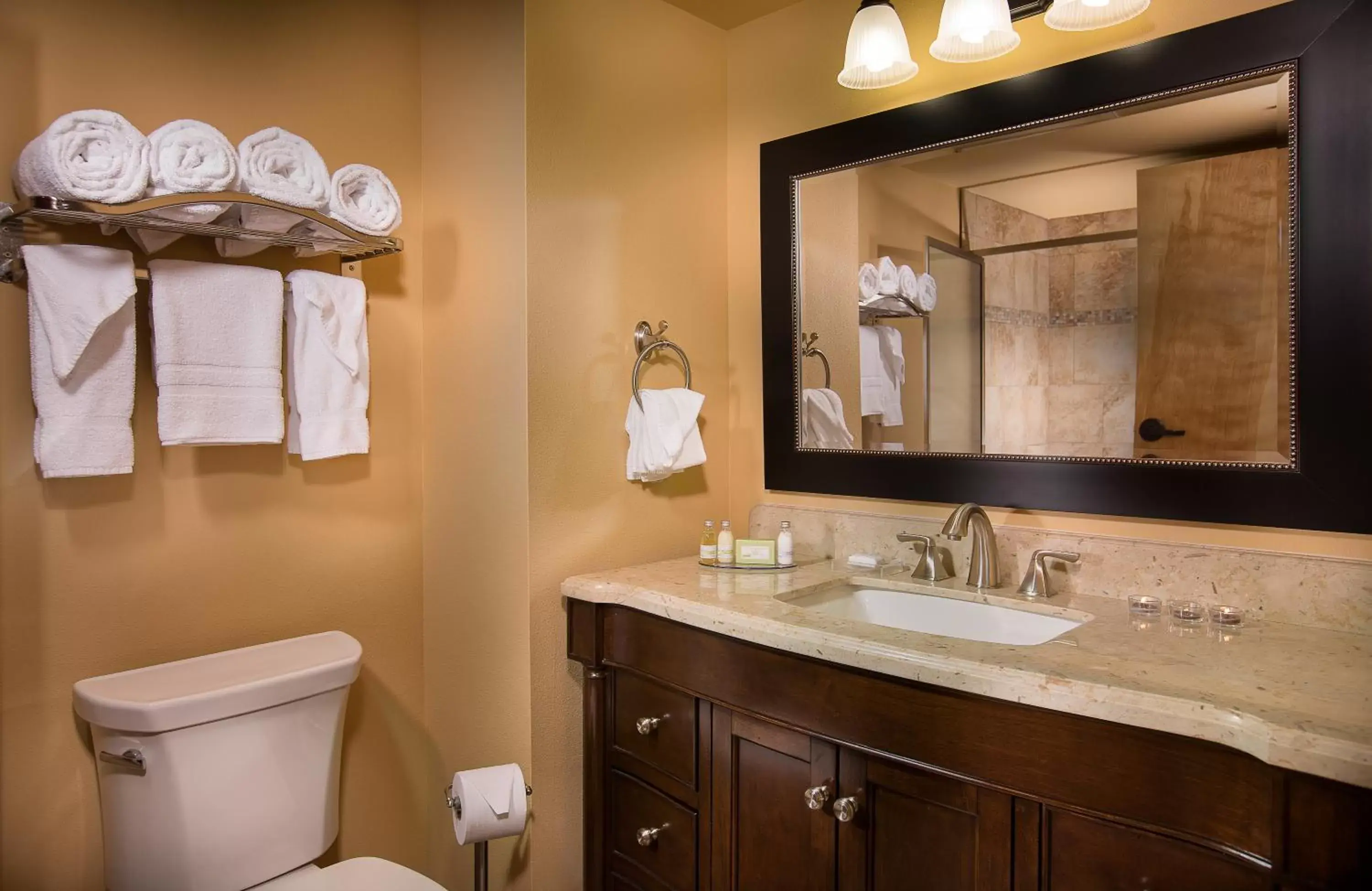 Bathroom in Icicle Village Resort