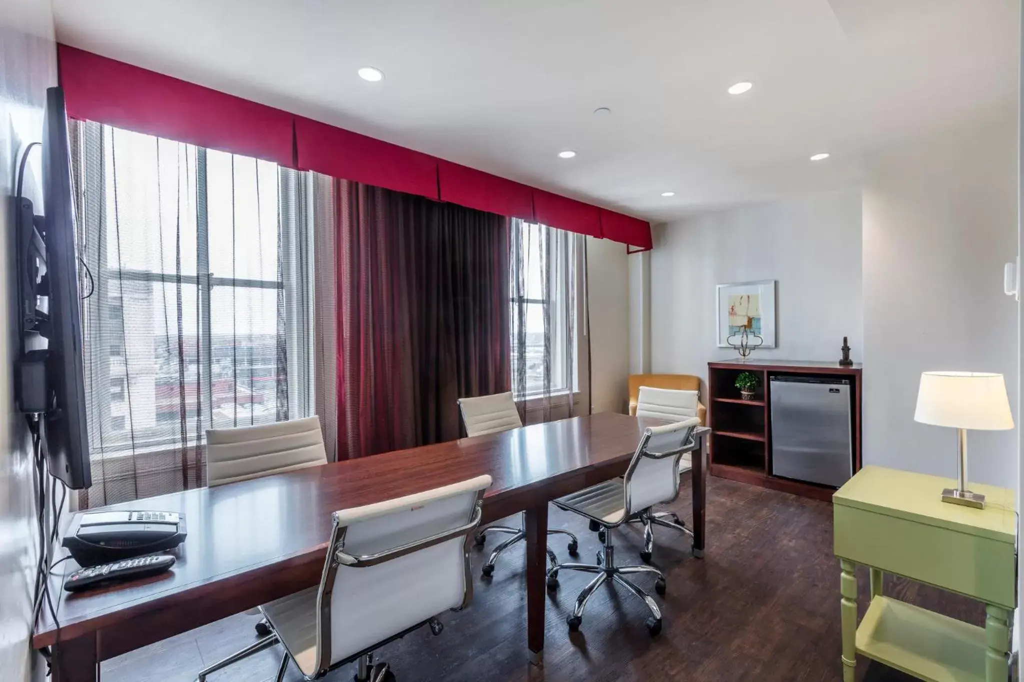 Meeting/conference room, Dining Area in Hotel Indigo Nashville - The Countrypolitan