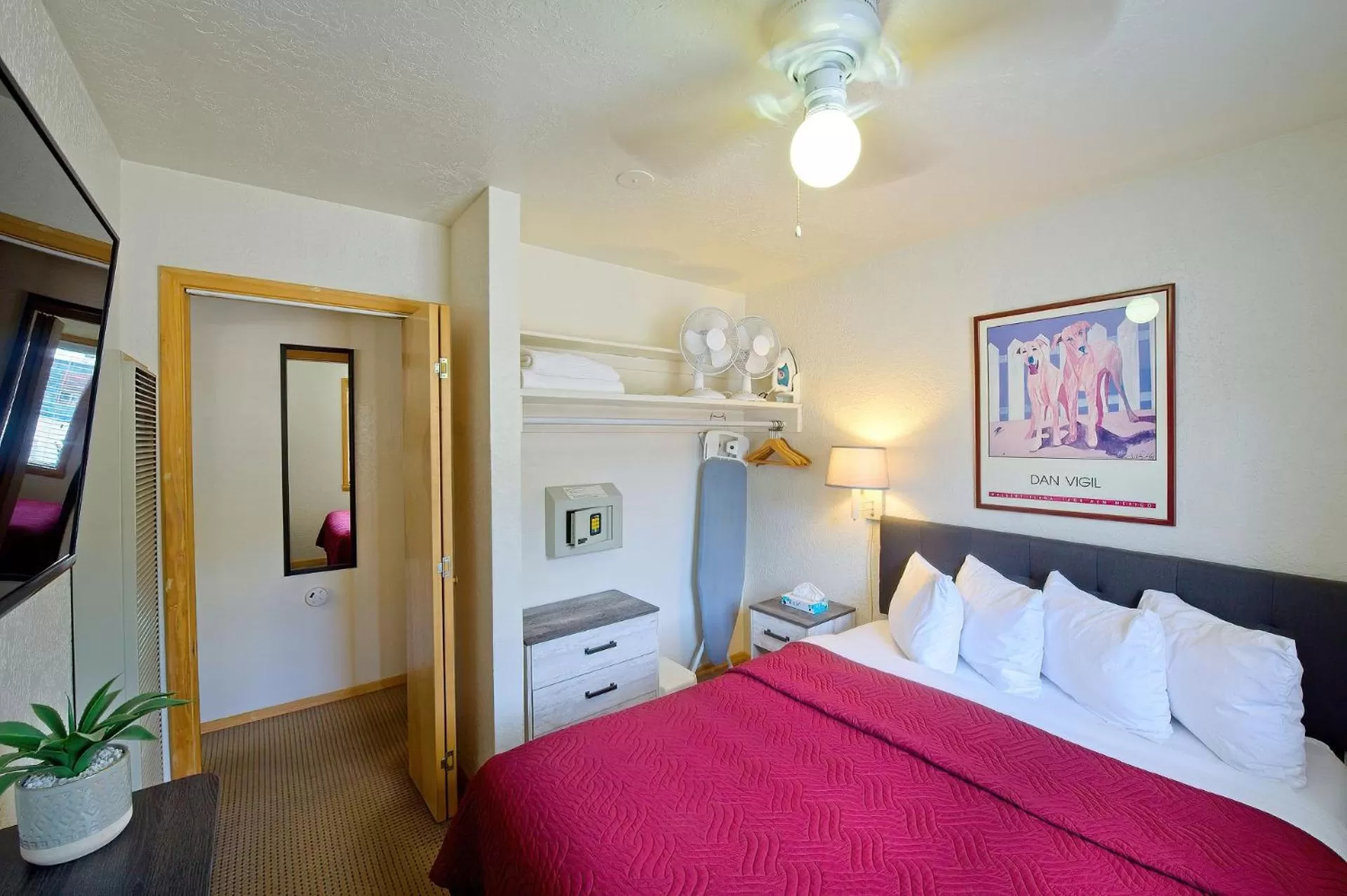 Bedroom, Bed in Sitzmark Sports Lodge