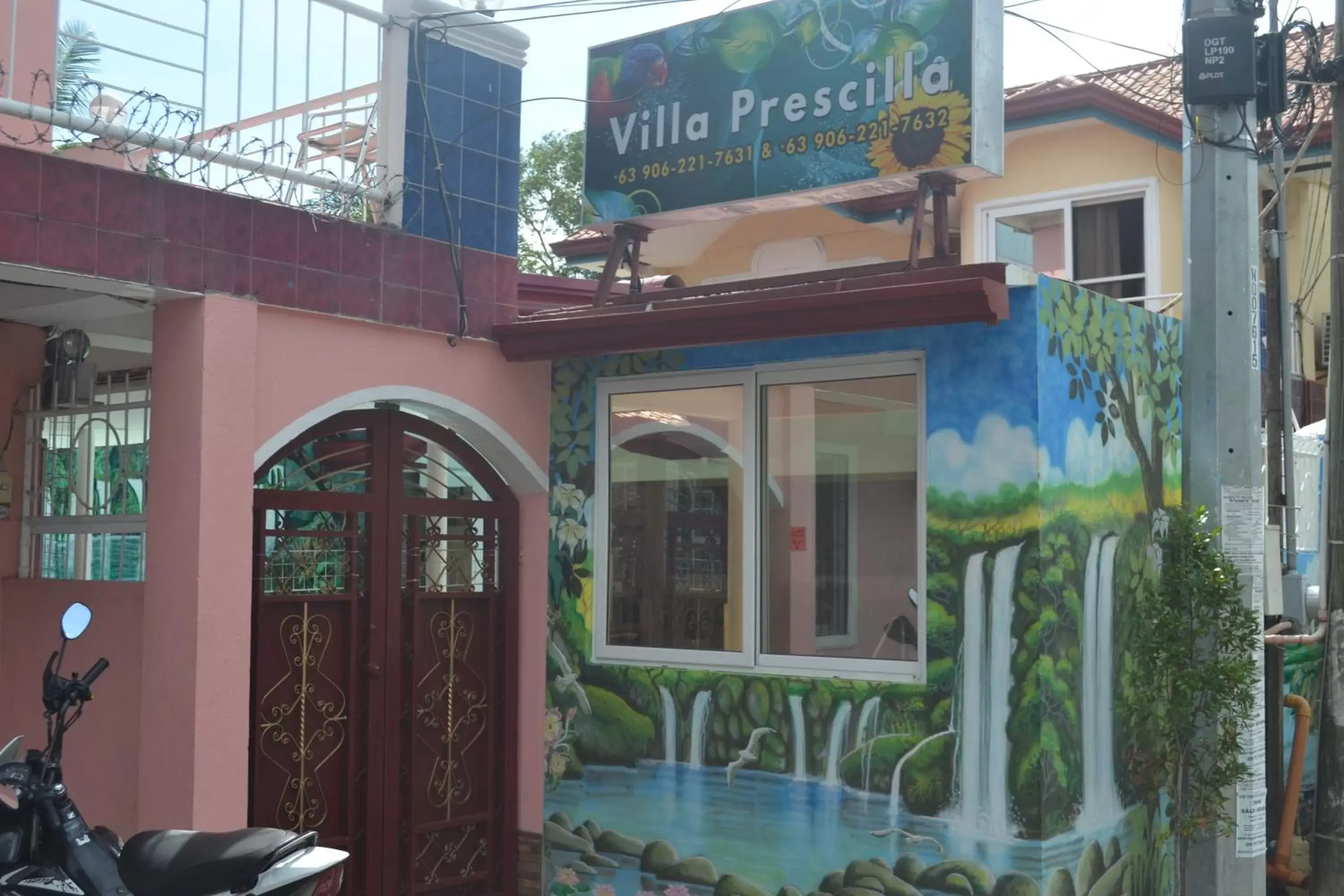 Facade/entrance in Villa Prescilla