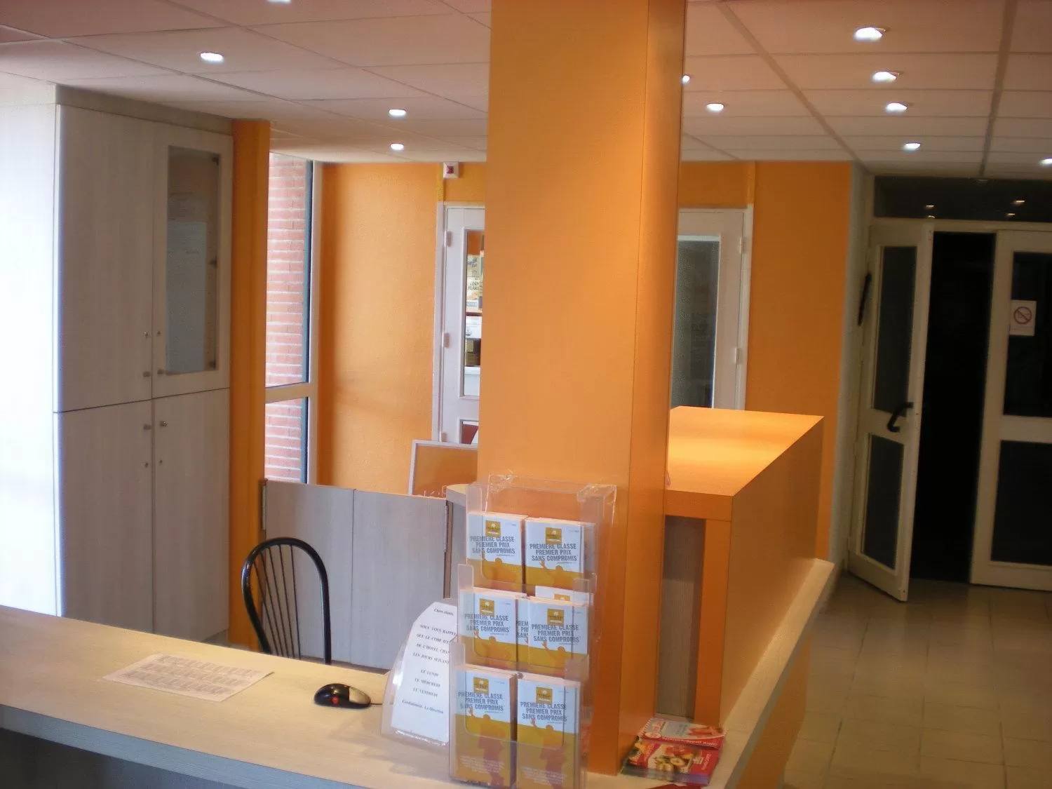 Lobby or reception in Premiere Classe Toulouse Sud Labege