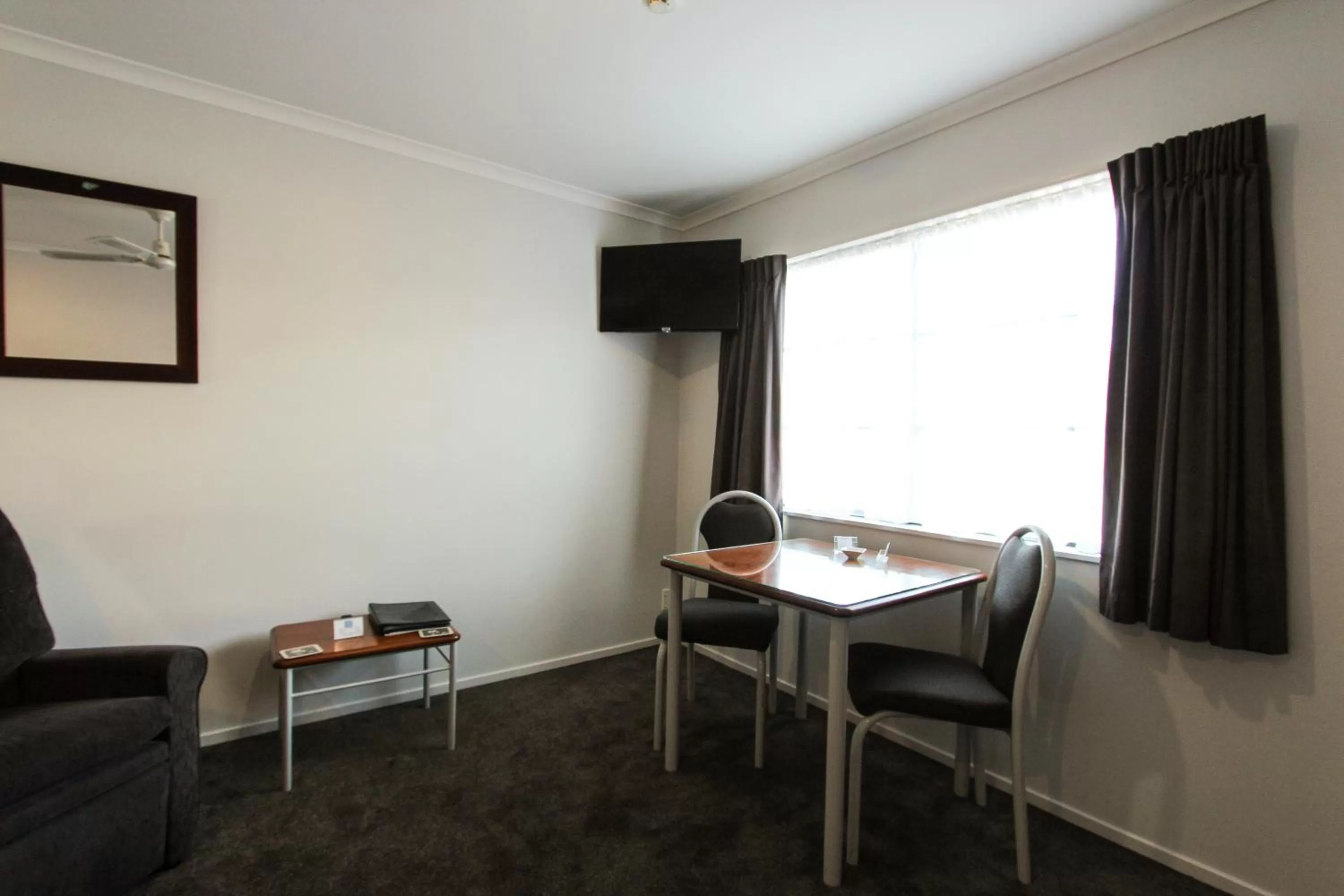 Shower in BK's Magnolia Motor Lodge