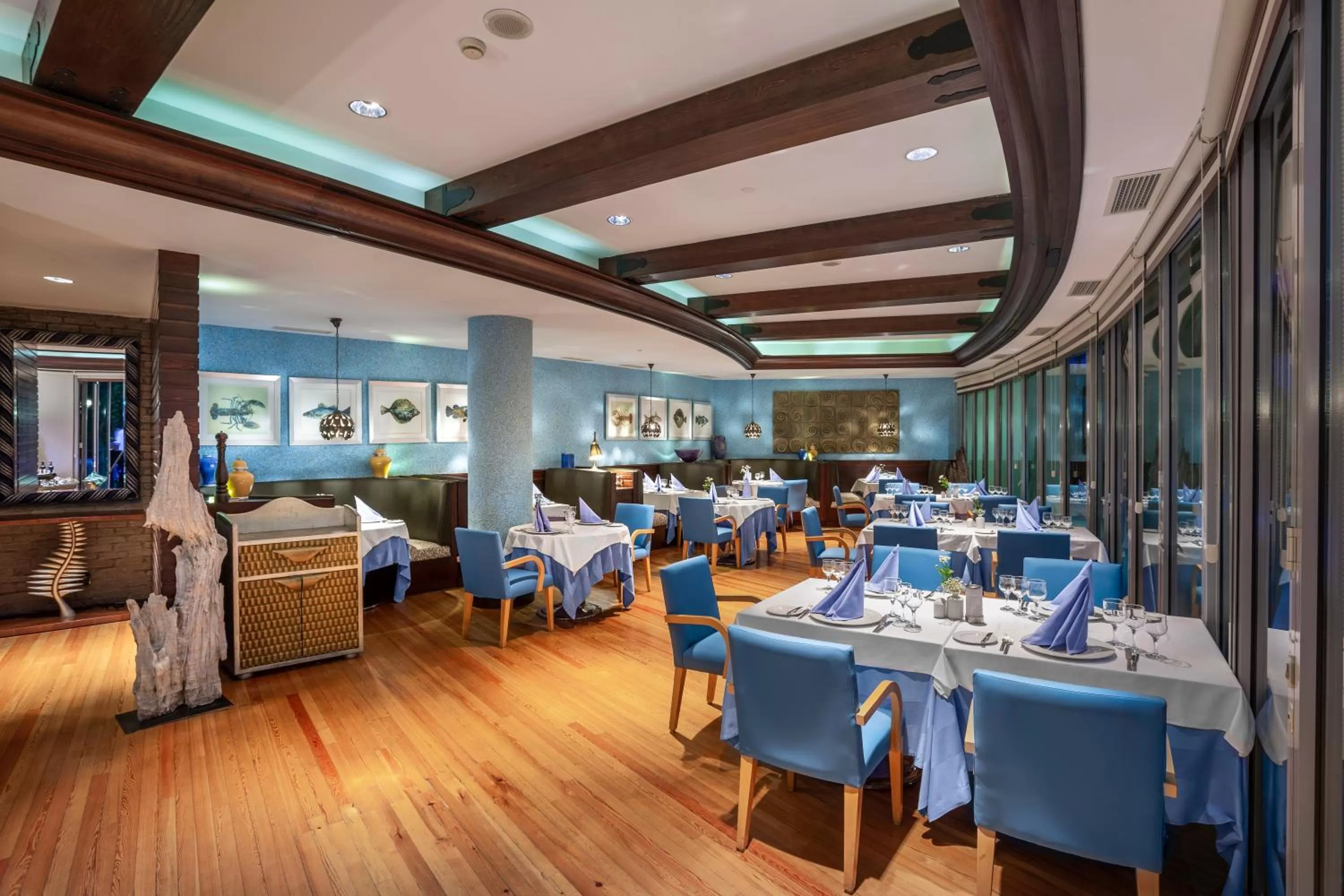 Restaurant/places to eat in Calista Luxury Resort