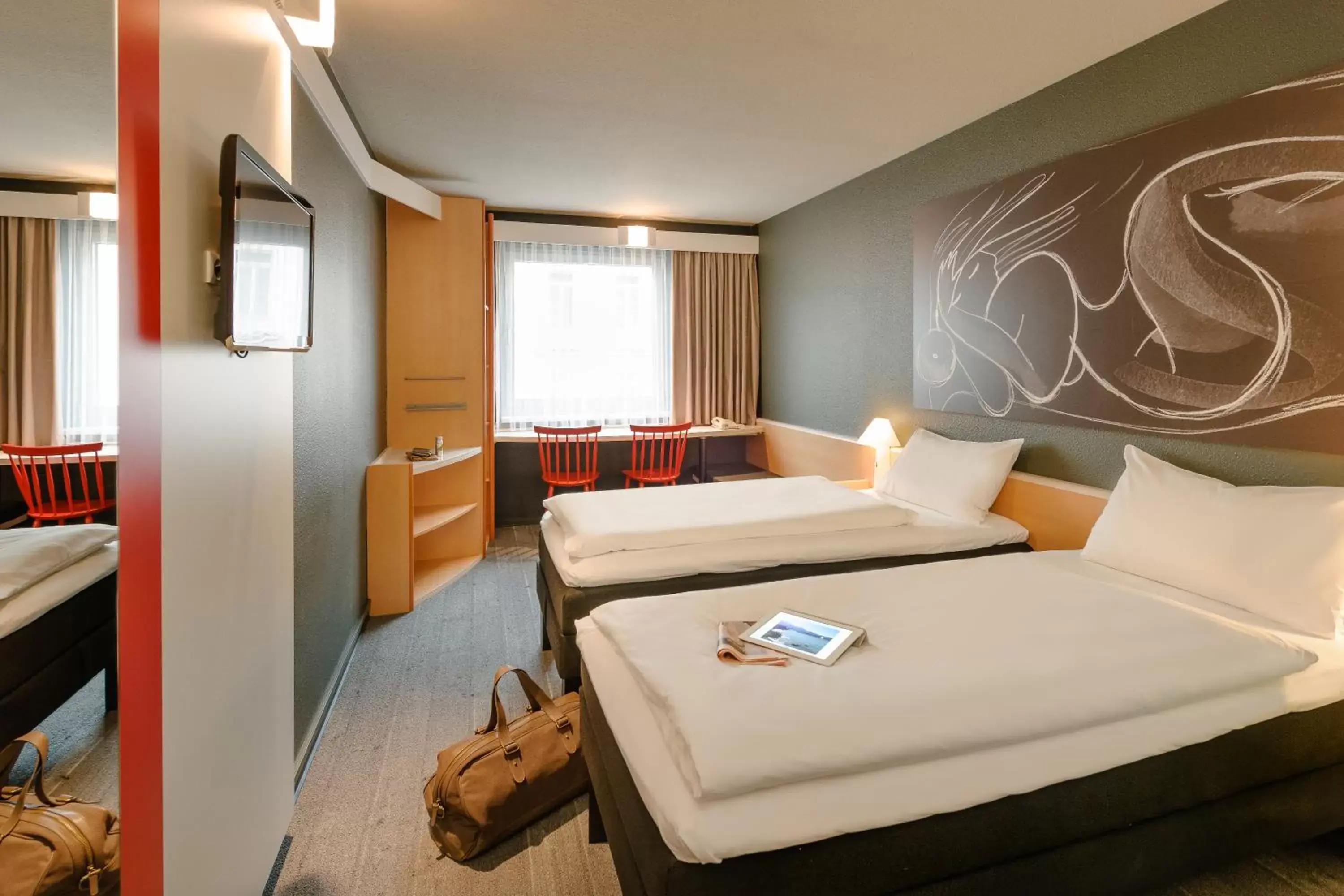 Bed in ibis Wien City