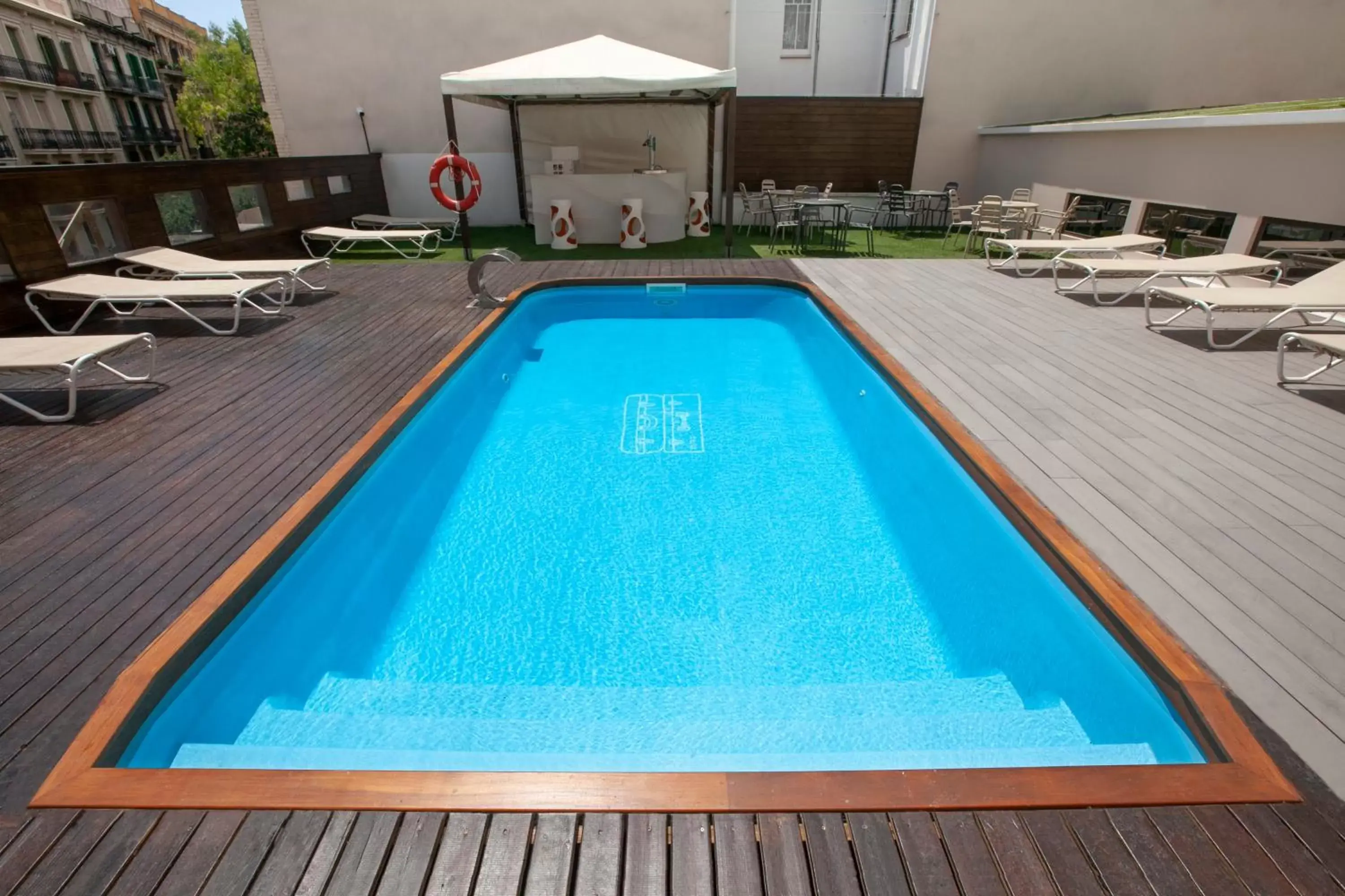 Swimming Pool in Hotel Concordia Barcelona