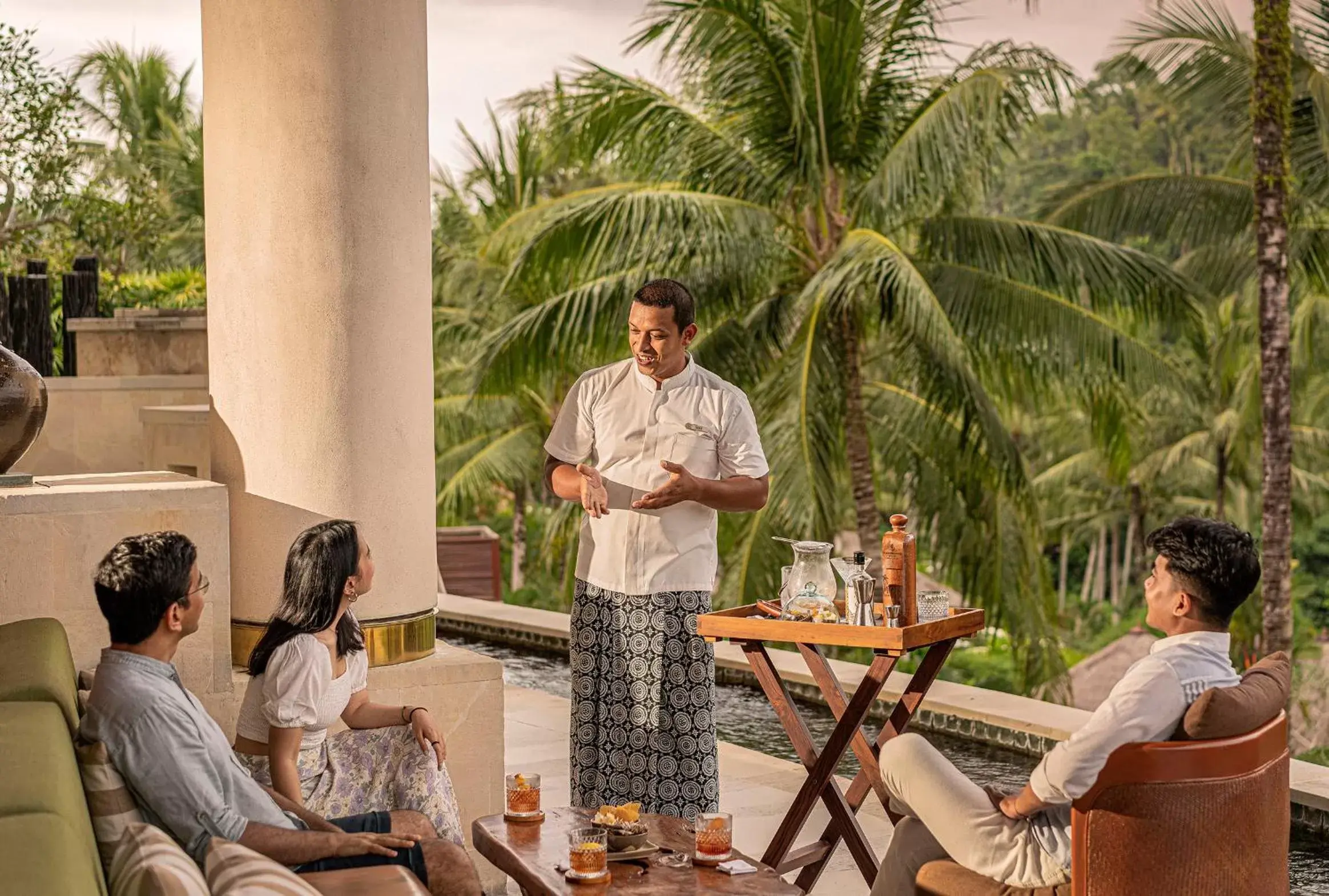 Lounge or bar in Four Seasons Resort Bali at Sayan