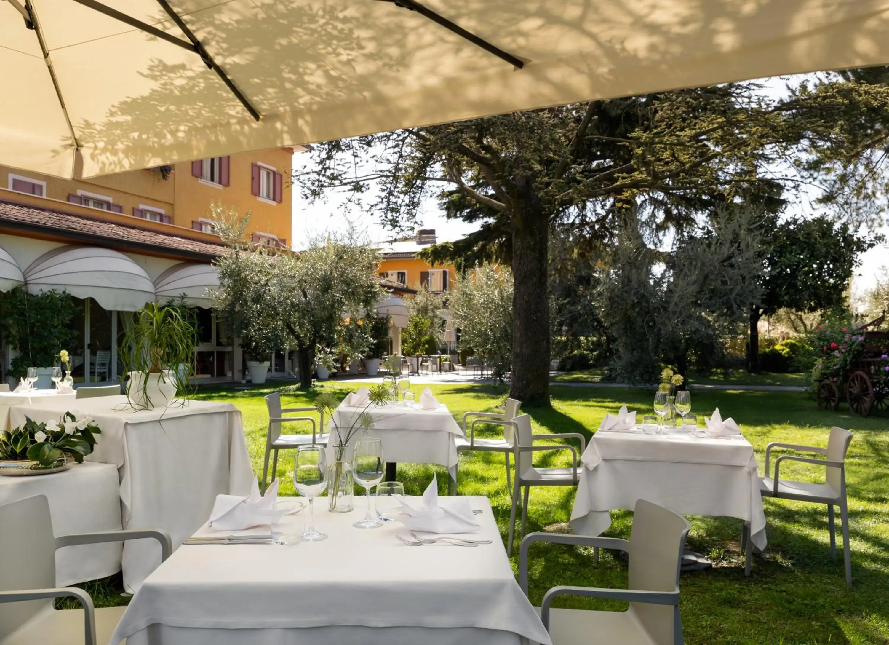 Restaurant/Places to Eat in La Quiete Park Hotel