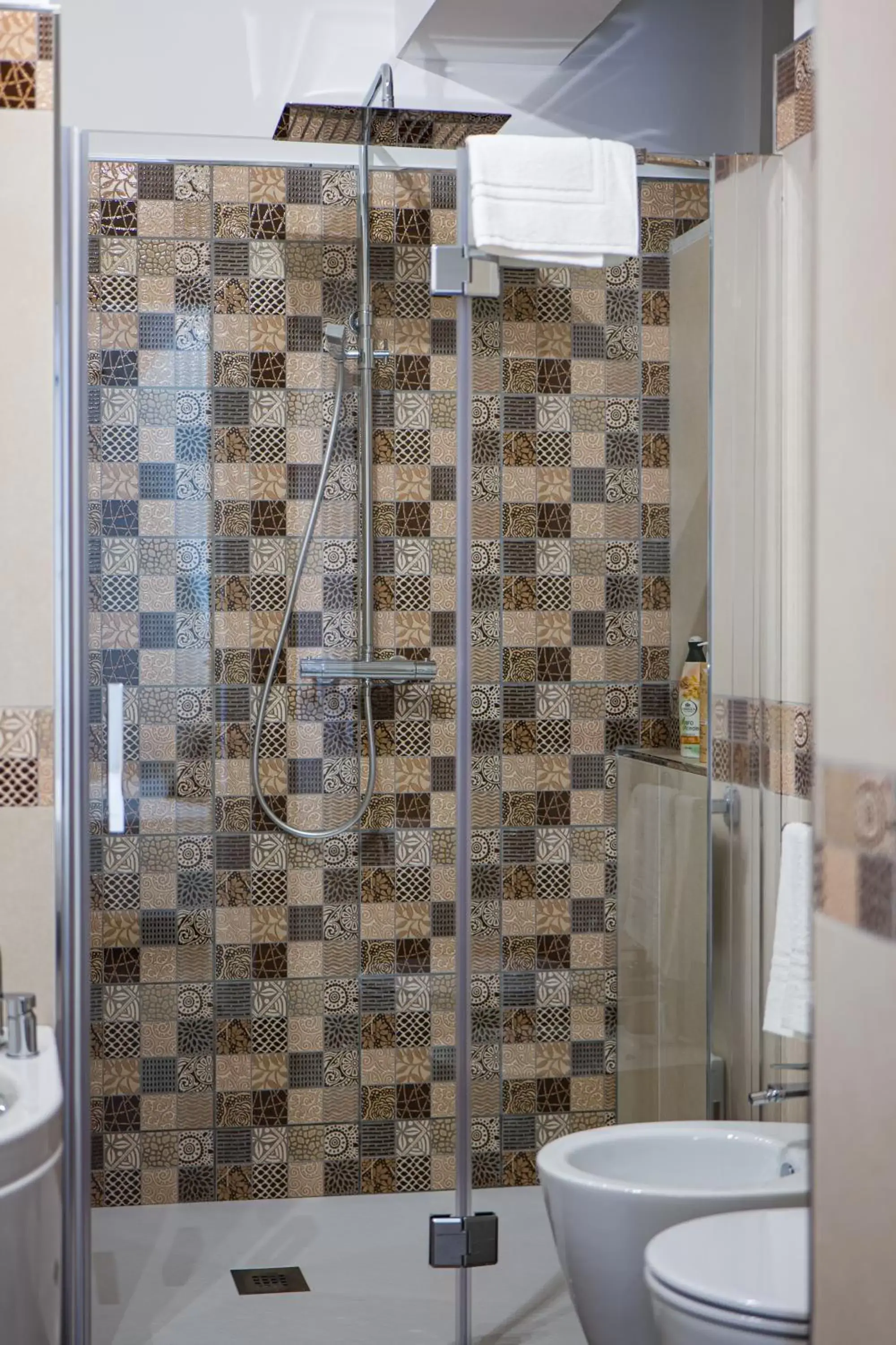 Shower, Bathroom in A Due Passi - Guest House