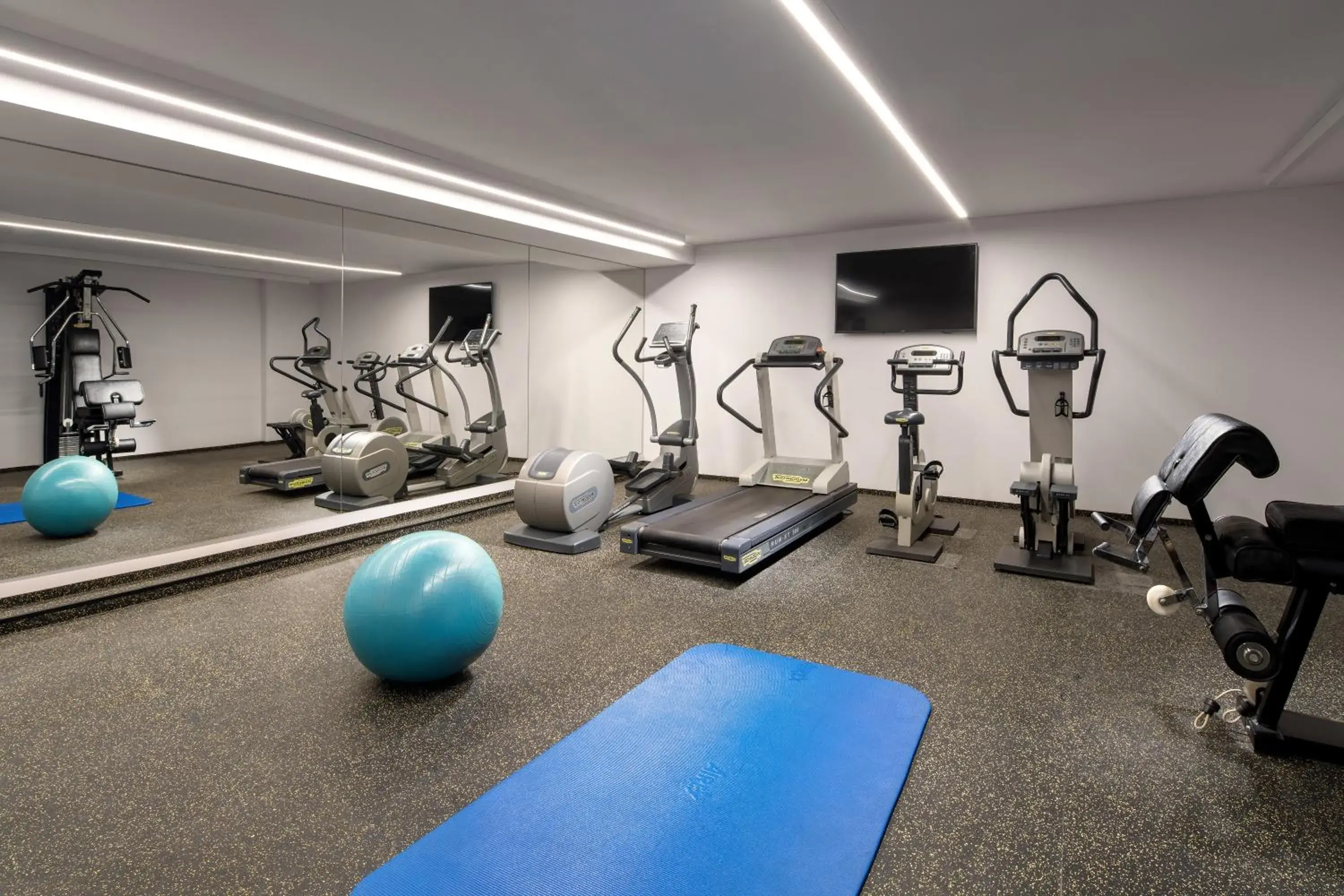 Fitness centre/facilities, Fitness Center/Facilities in Mamaison Residence Downtown Prague