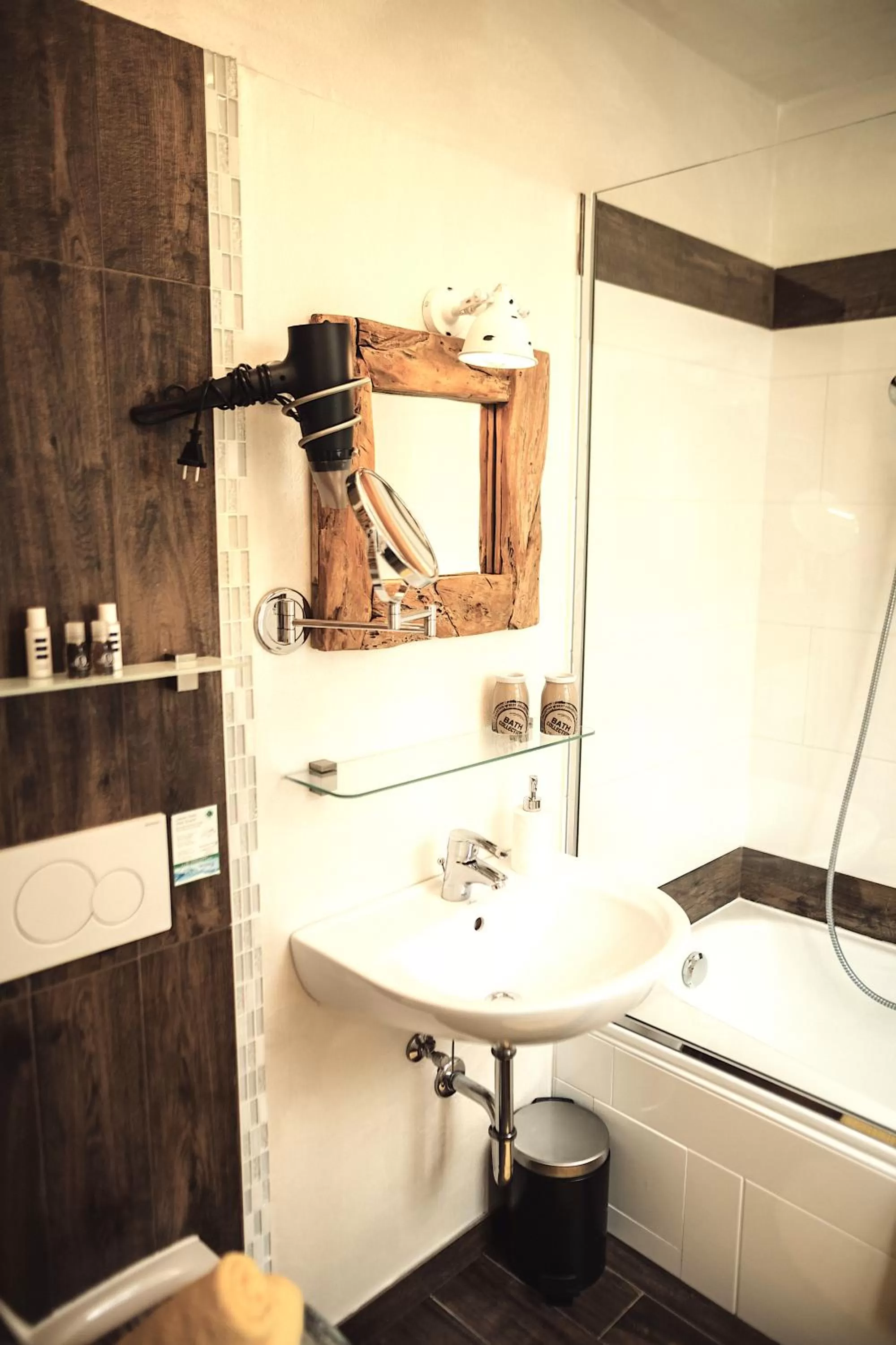 Shower in Das Hotel Stern, B&B KG - digital & contactless check-in