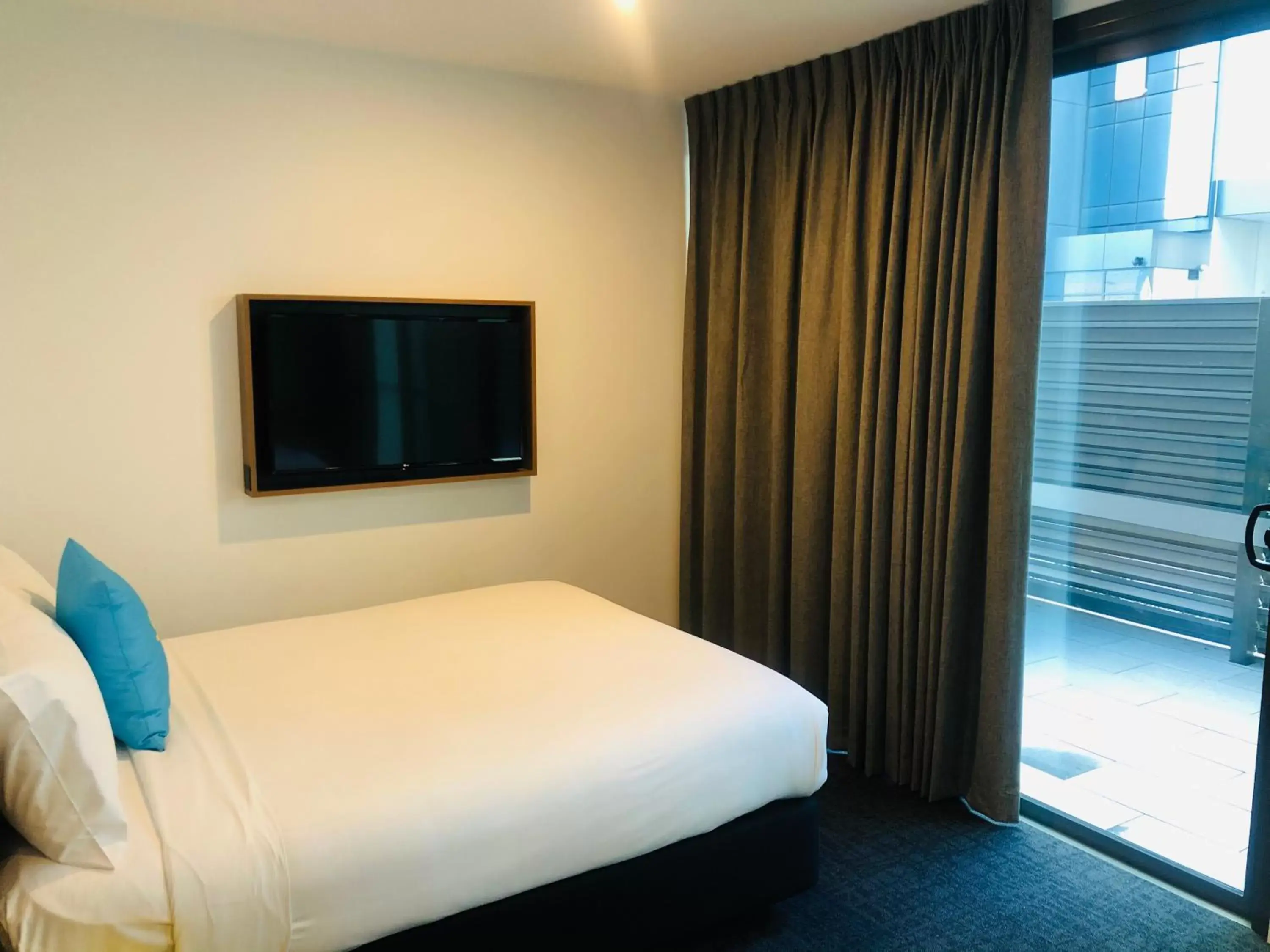 TV and multimedia, Bed in ibis budget Sydney Airport