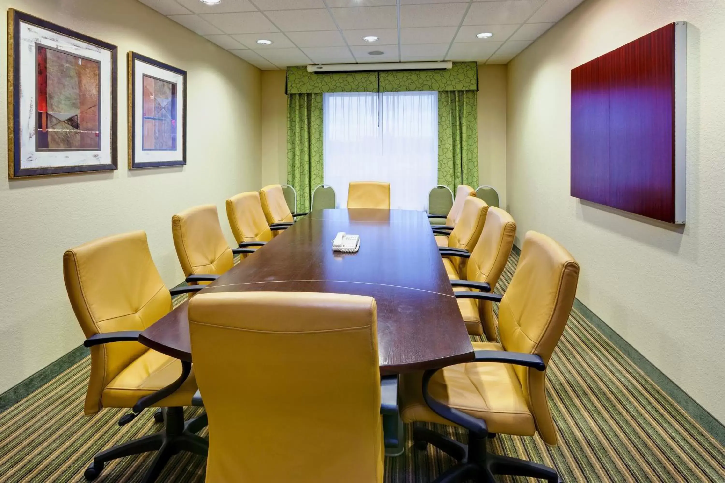 Meeting/conference room in Holiday Inn Pearl - Jackson Area, an IHG Hotel